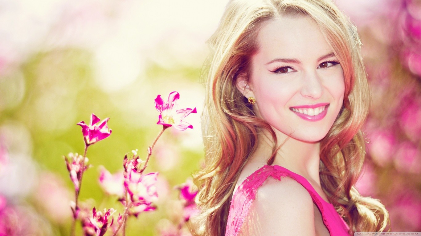 Actress Bridgit Mendler Women 1366x768