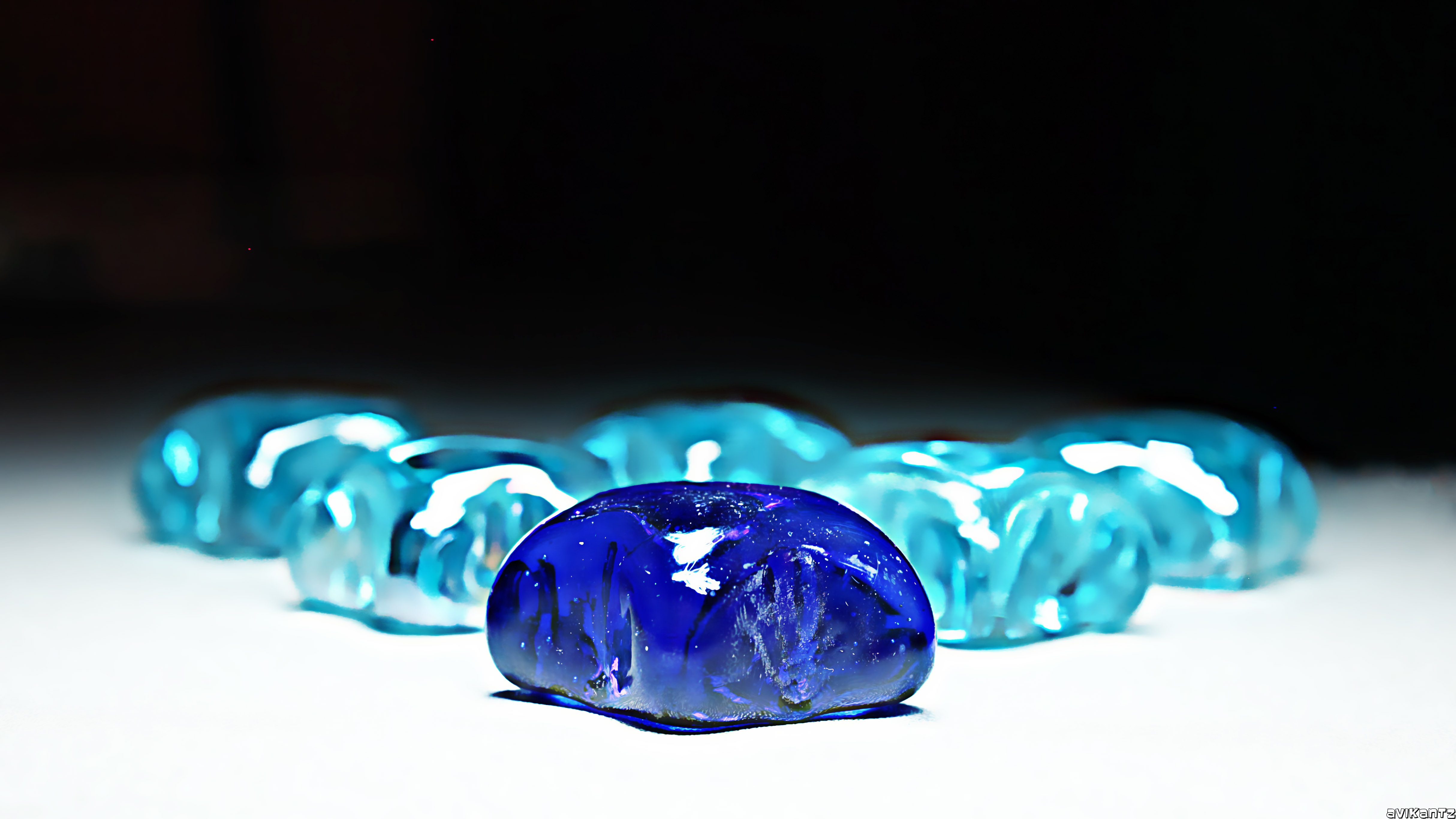 Blue Cyan Light Crystal Abstract 4857x2732