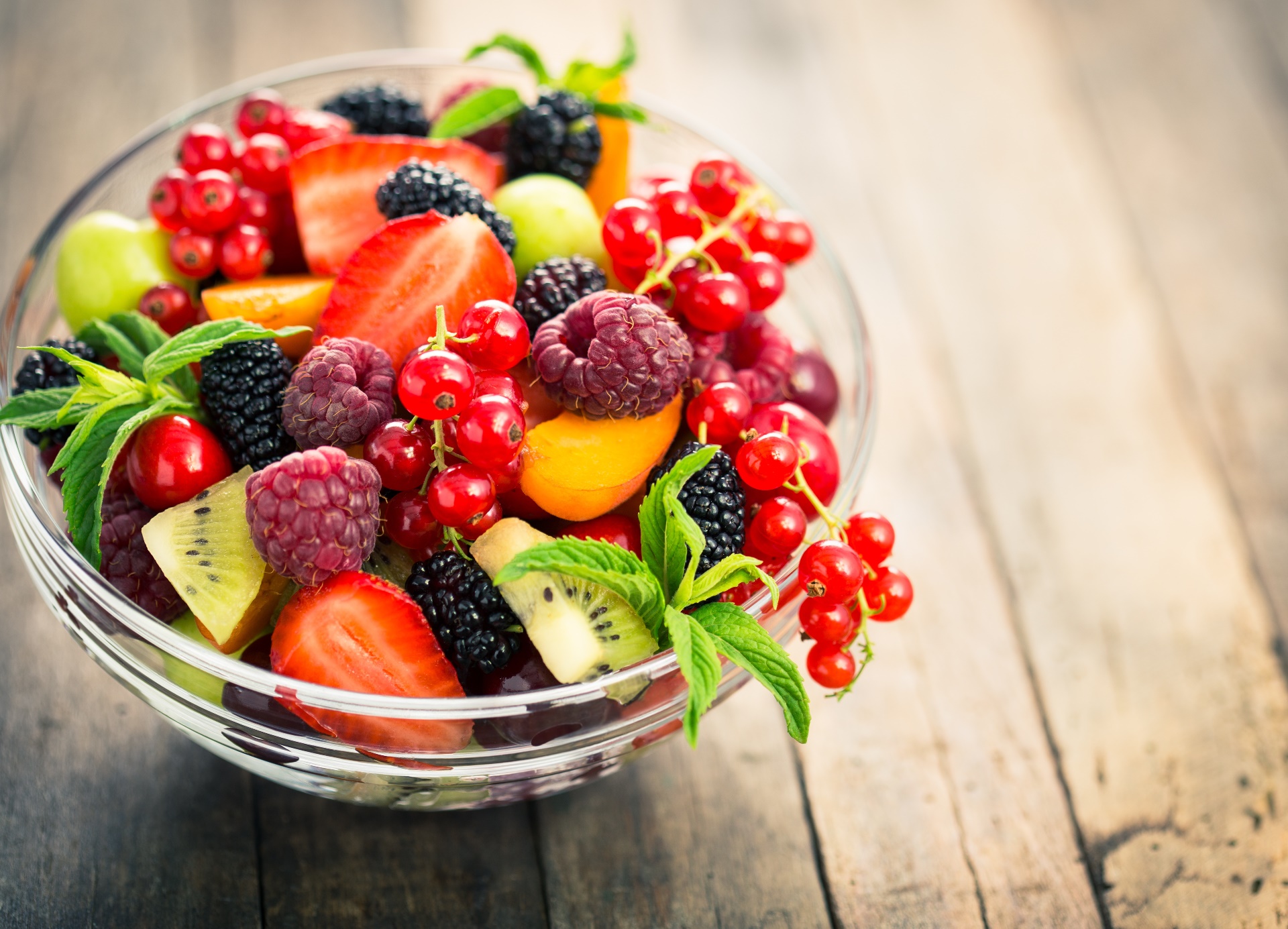 Food Colorful Fruit Berries Raspberries Blackberries Strawberries Red Currant Kiwi Fruit Mint Leaves 1920x1385