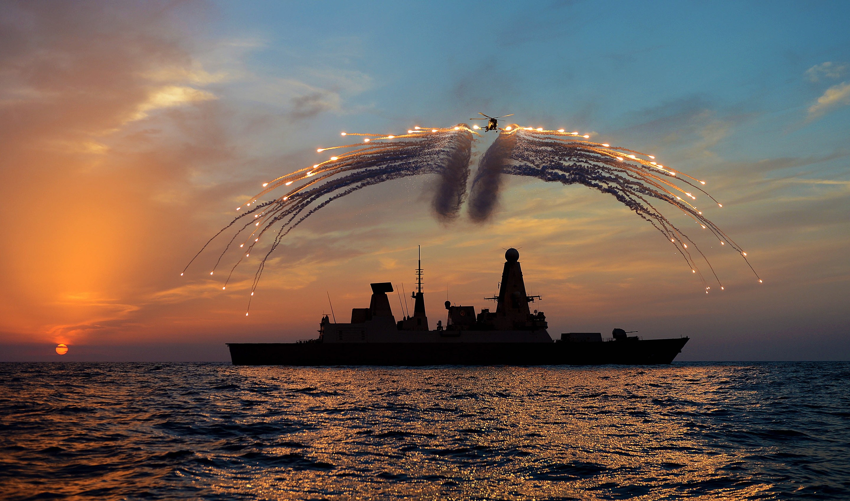 Ship Navy Destroyer Royal Navy Military Sea Sky Sunlight 2880x1699