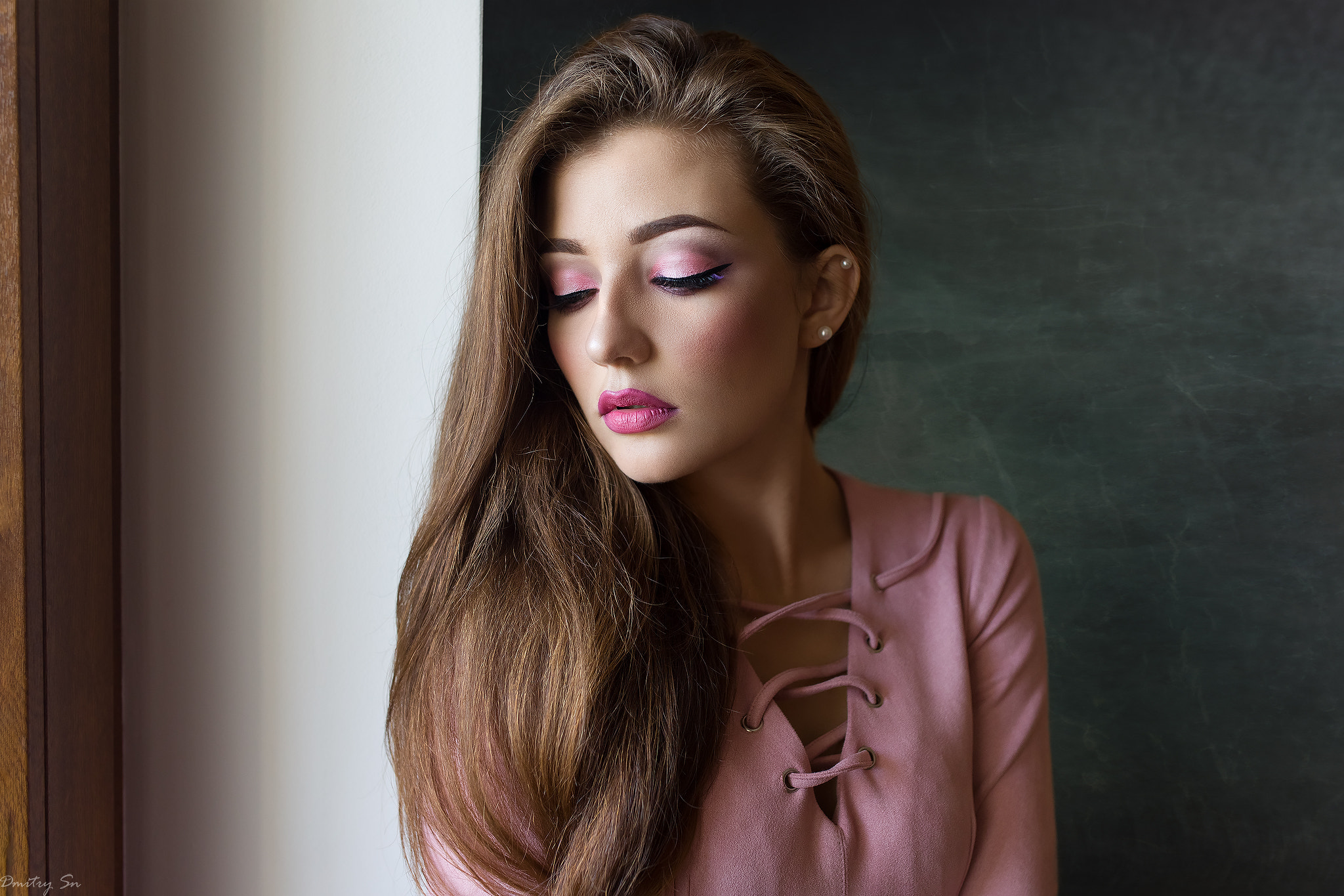 Women Face Portrait Makeup Pink Lipstick Eyeliner Dmitry Shulgin Dmitry Sn Diana Pearl Earrings Pink 2048x1365