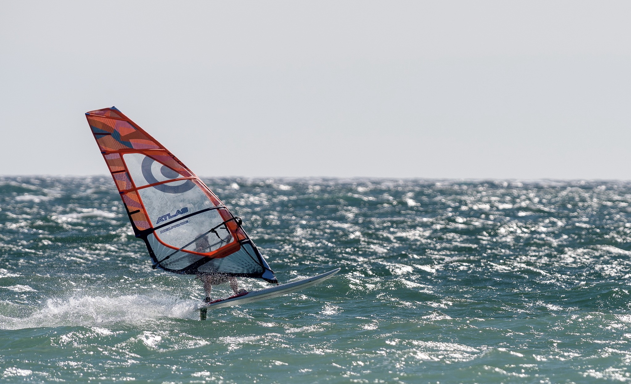 Windsurfing Sea Sport 2047x1246