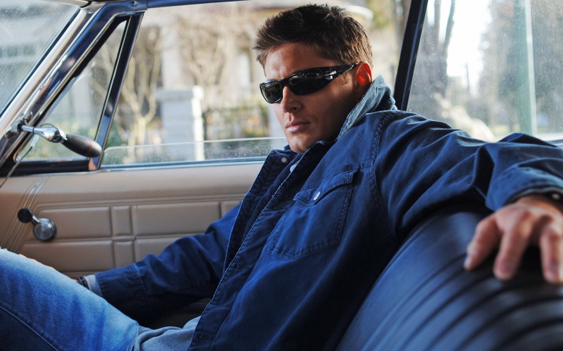 Dean Winchester Supernatural Men Actor Car TV Sunglasses Jeans 1920x1200