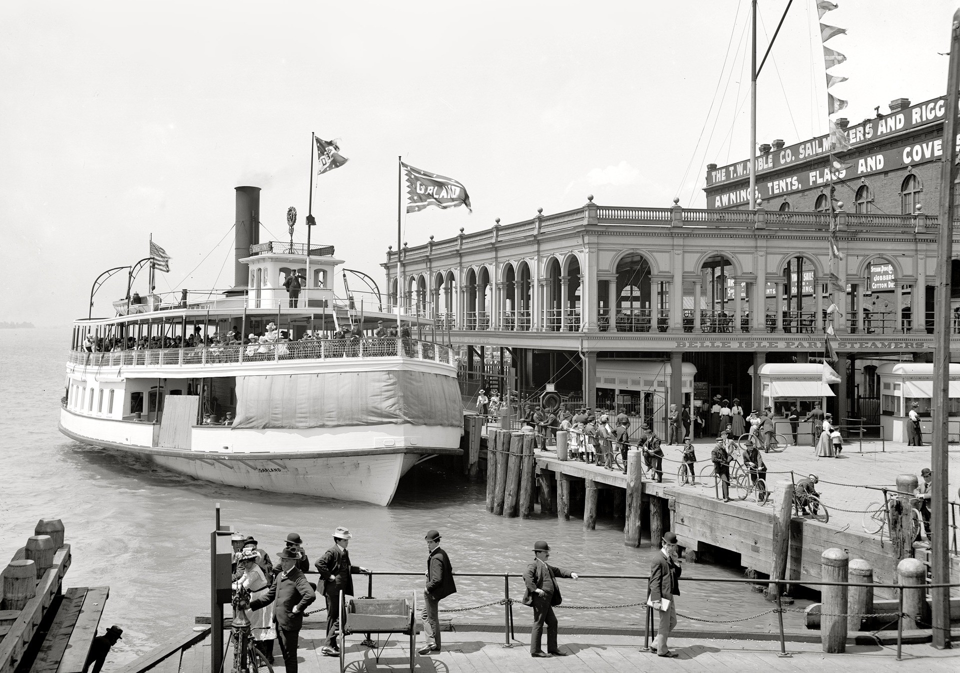 Vintage Detroit Pier Ship USA Old Photos Monochrome 1920x1347