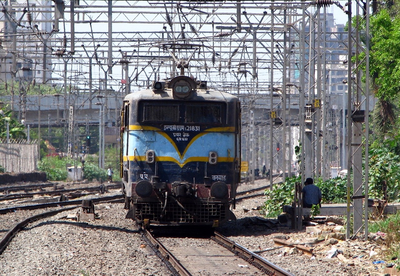 Electric Locomotives Tracks People Alone India Power Lines Signal Pantograph 1280x884
