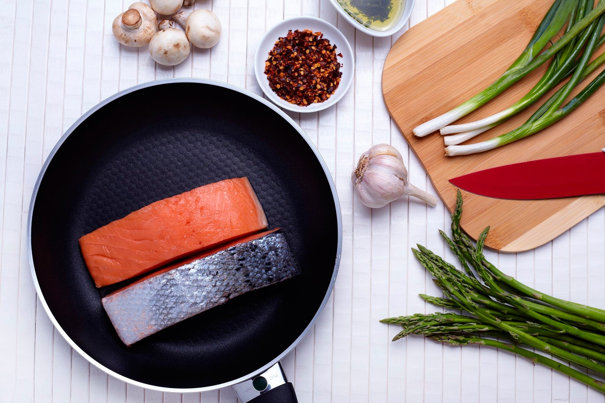 Food Fish Salmon Garlic Pan Cooking Top View 2048x1365