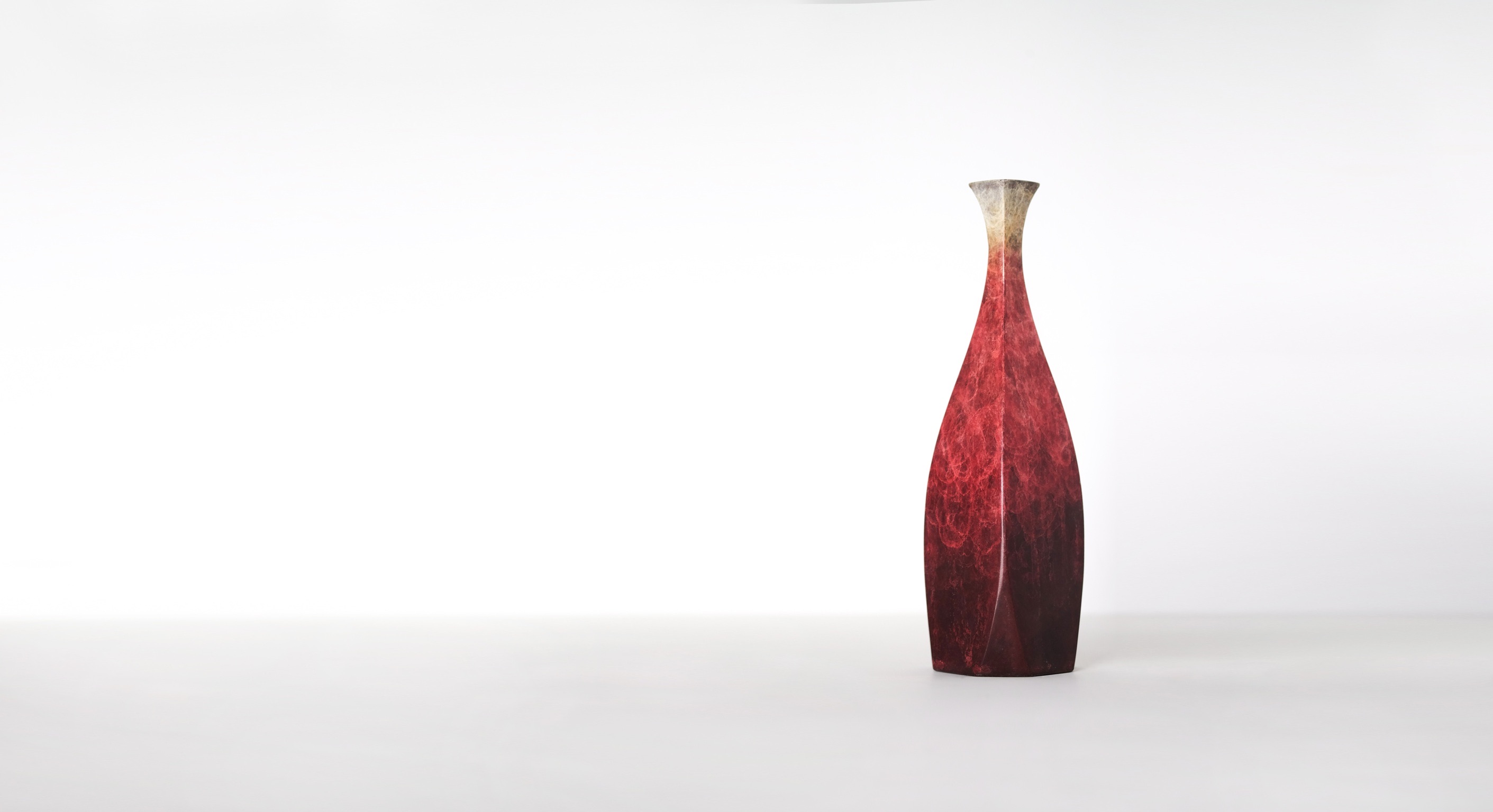 Copper Abstract Red Vase Simple Background 2822x1536