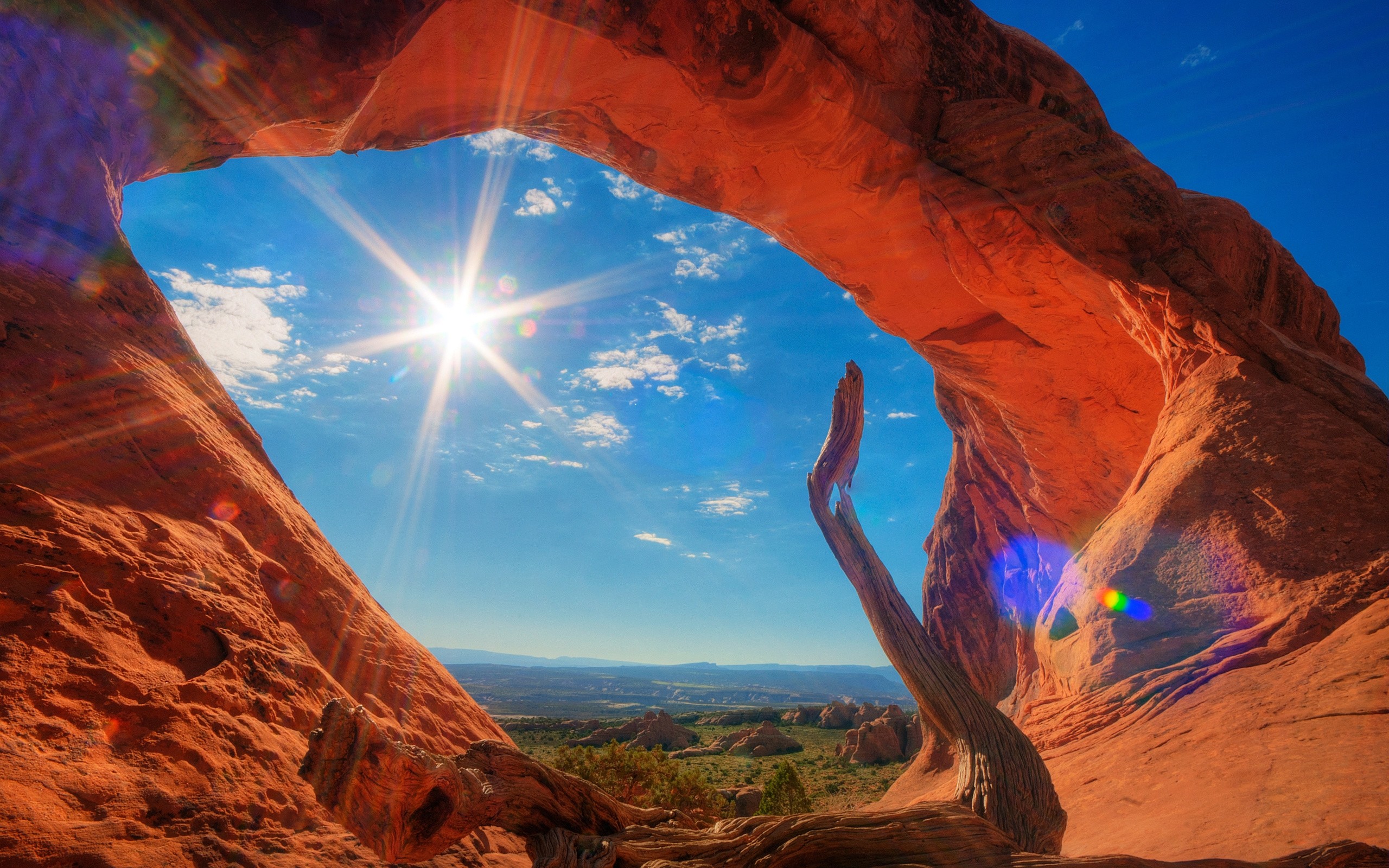 Desert Sky Arches National Park Utah Rock Formation Landscape 2560x1600