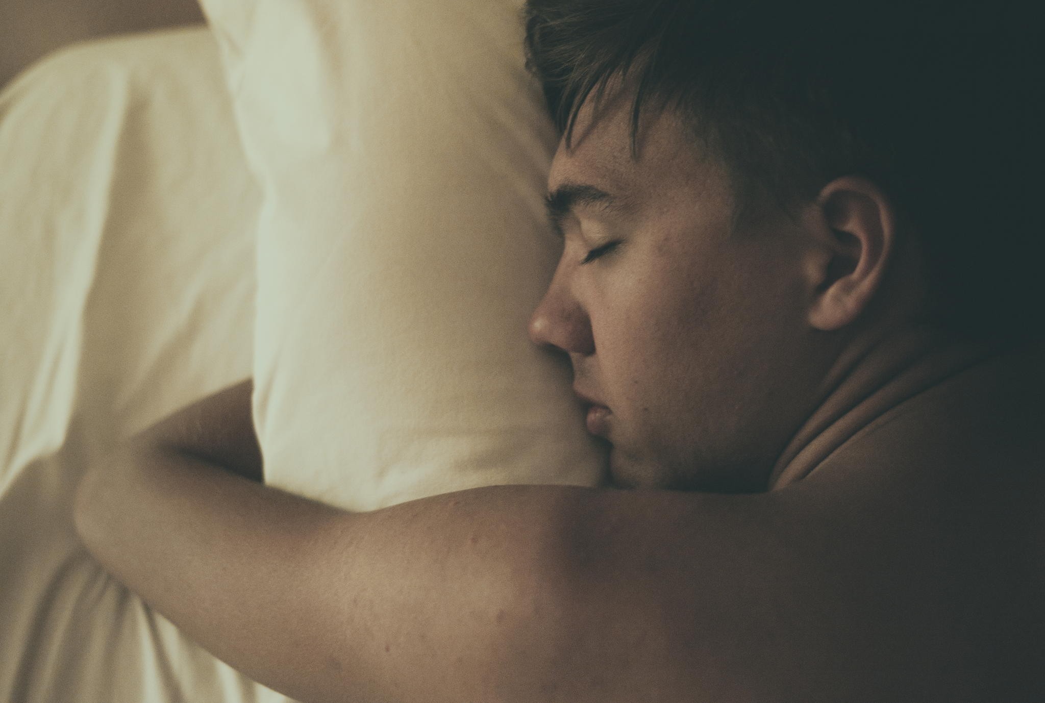 Sleeping Men Diffused In Bed Pillow Hug 2048x1378