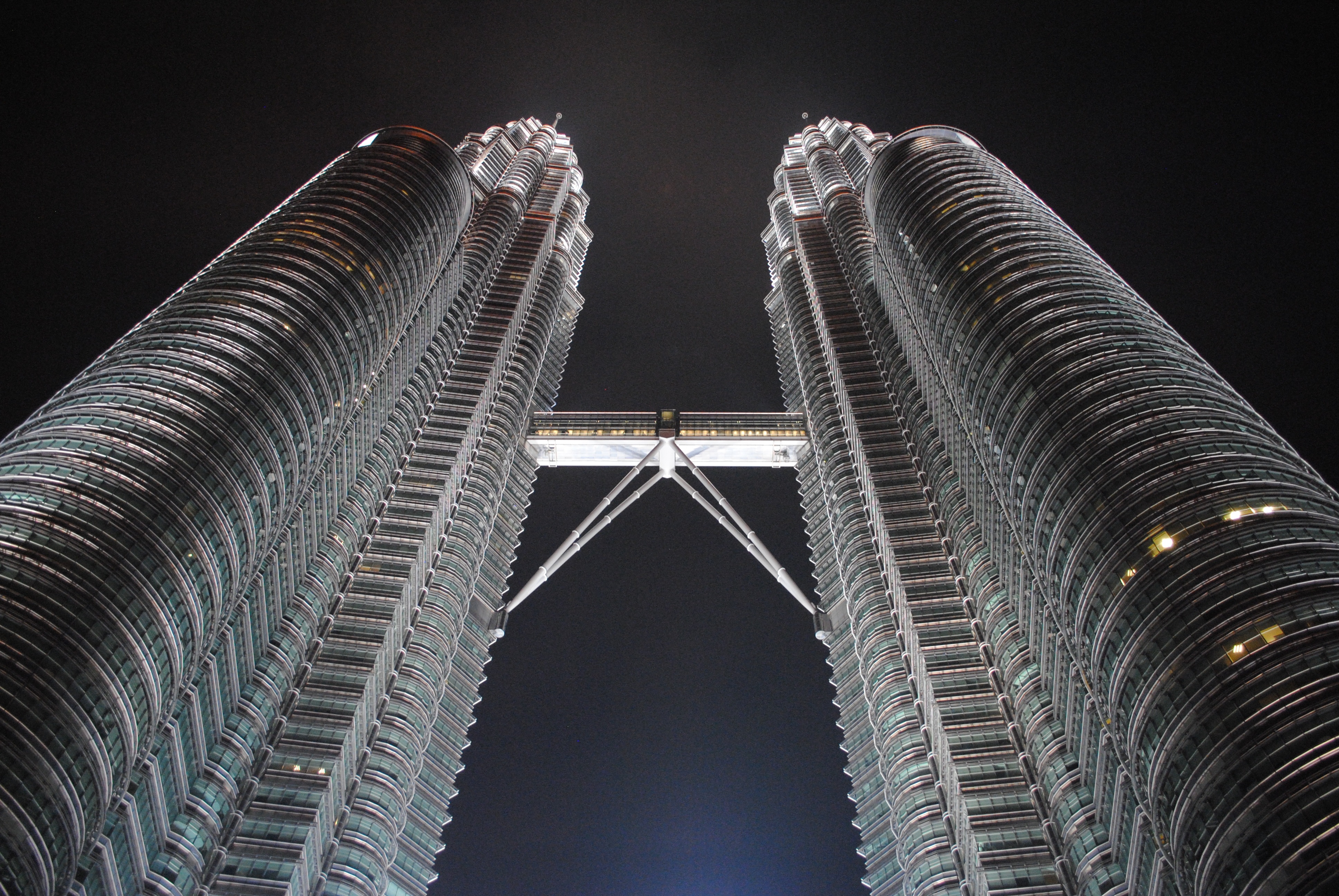 Petronas Towers Skyscraper Kuala Lumpur Malaysia Building Night Architecture Tower Man Made 3872x2592