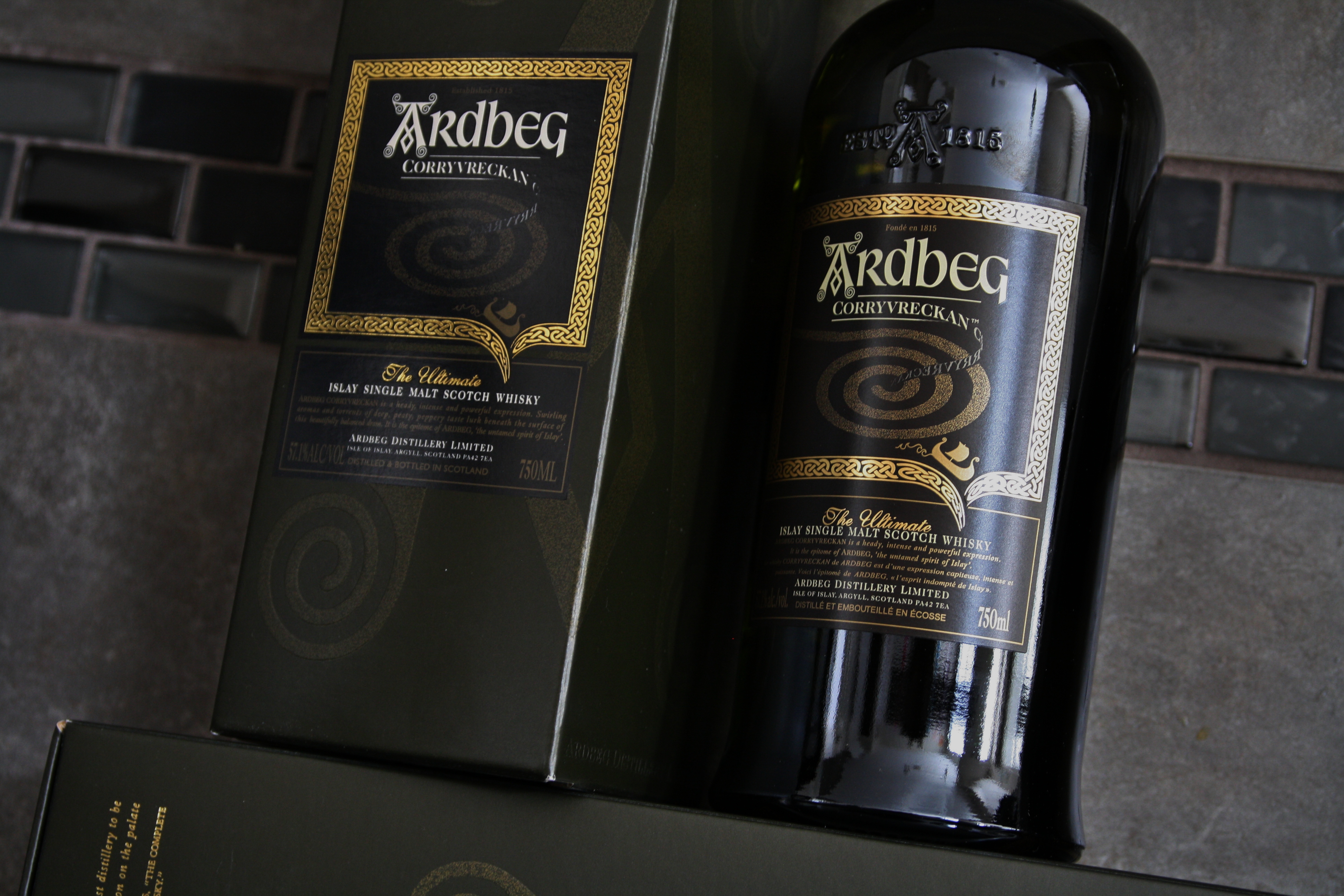 Single Malt Scotch Whisky Ardbeg 3888x2592