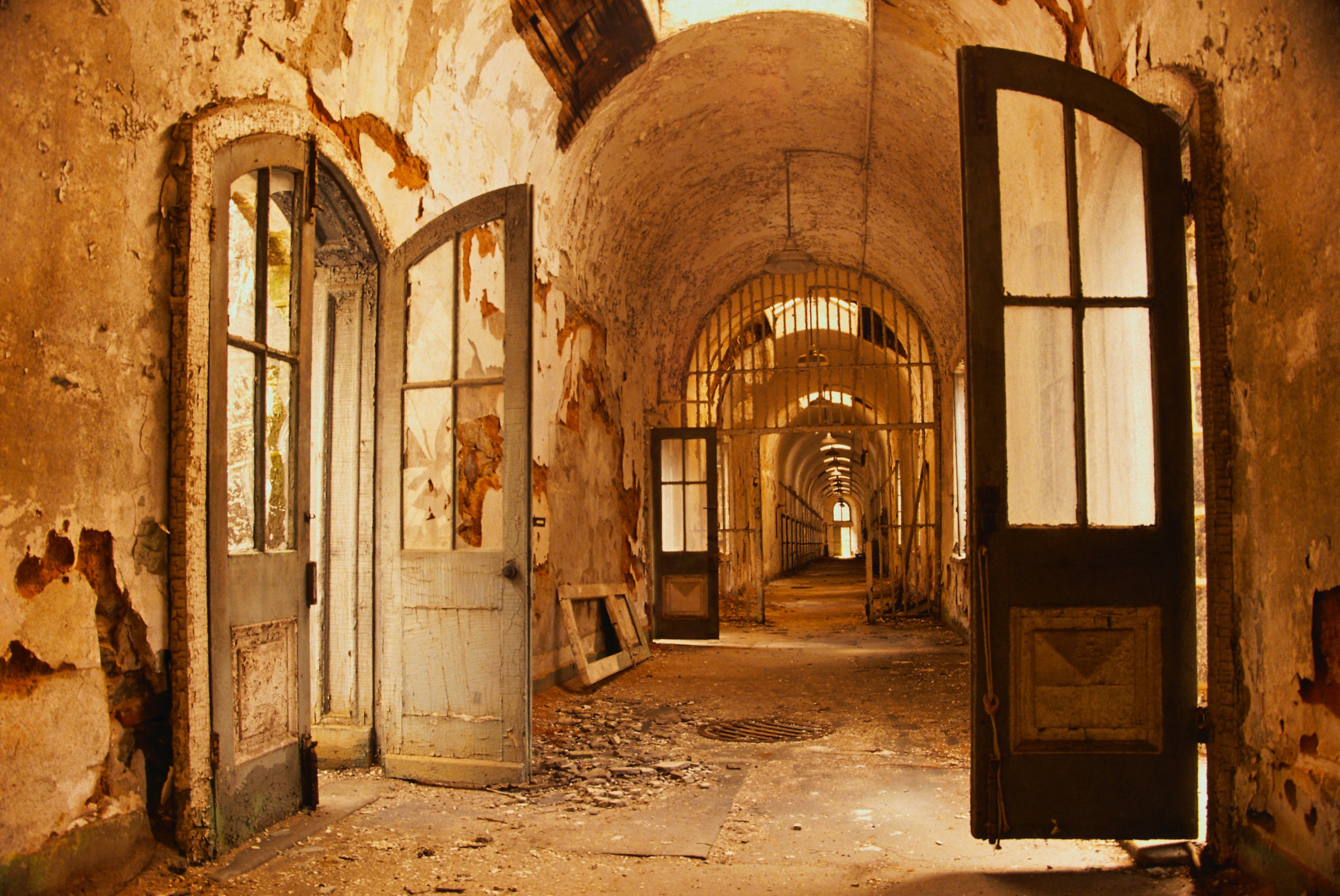 Abandoned Hospital Prisons Apocalyptic Asylum Interior Hallway Brown Arch Door 3000x2006