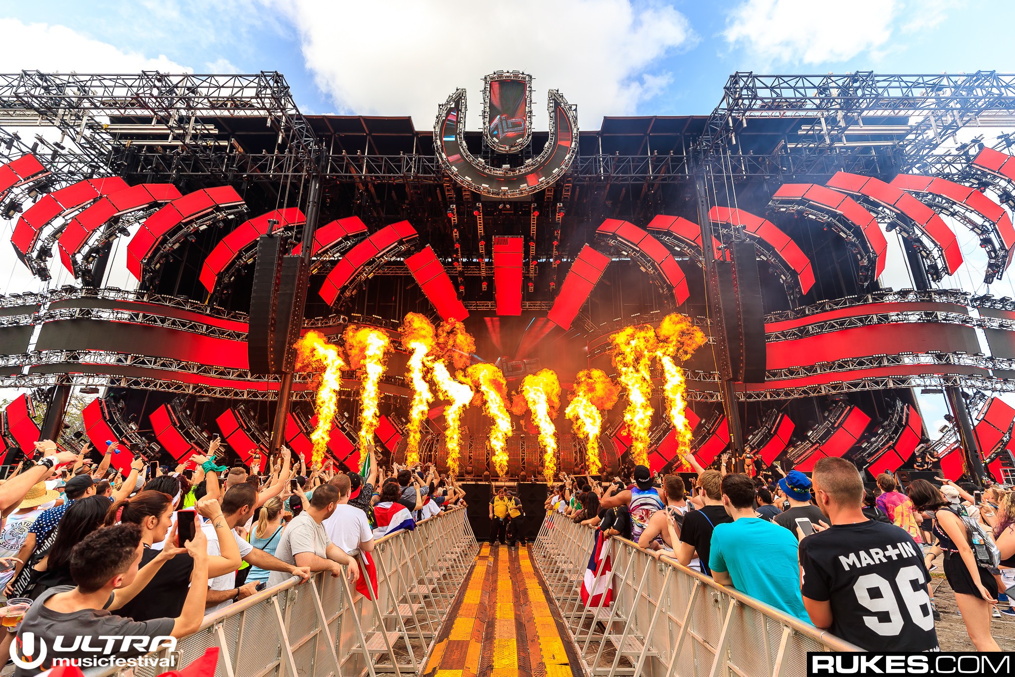 Ultra Music Festival Rukes Stages Lights Photography Fire Crowds Music 2048x1365