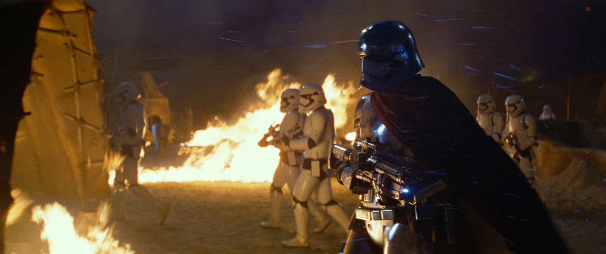 Star Wars Episode Vii The Force Awakens Star Wars Stormtrooper Captain Phasma 2048x858
