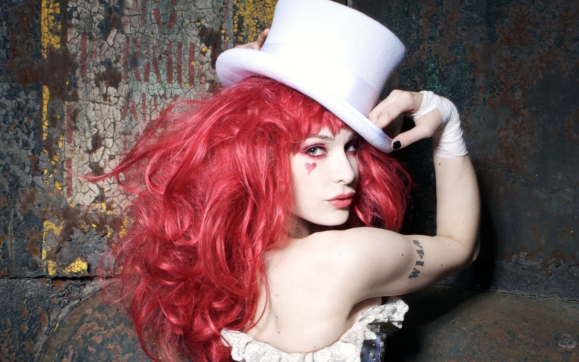 Emilie Autumn Hat Dyed Hair Pink Hair Black Nails Painted Nails Tattoo 1920x1200