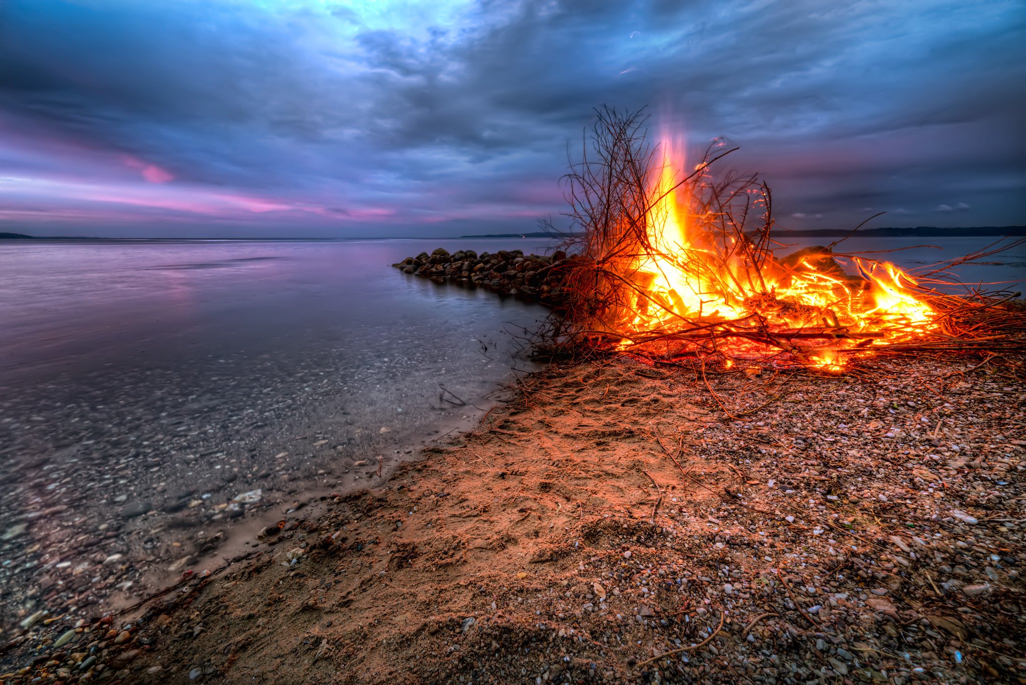 Bonfire Fire Beach Ocean Sea Horizon 2048x1367