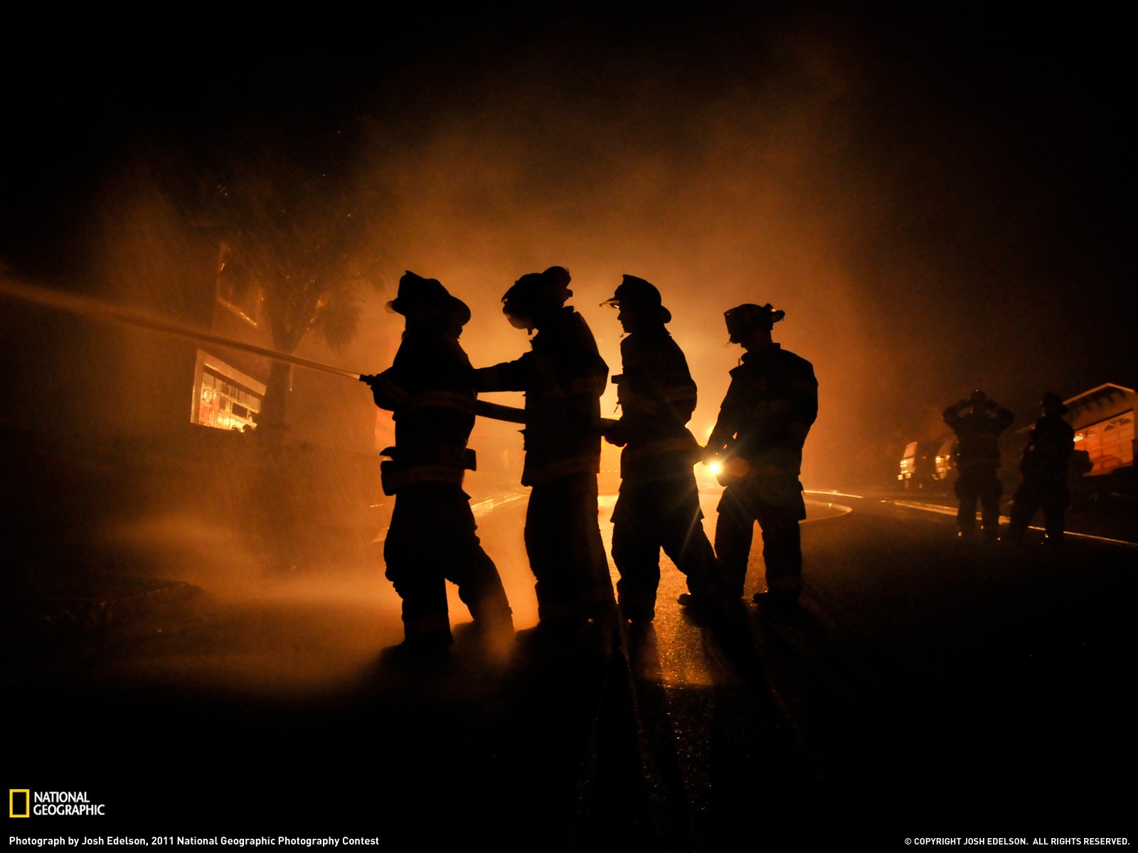 Firefight Fire National Geographic 1600x1200