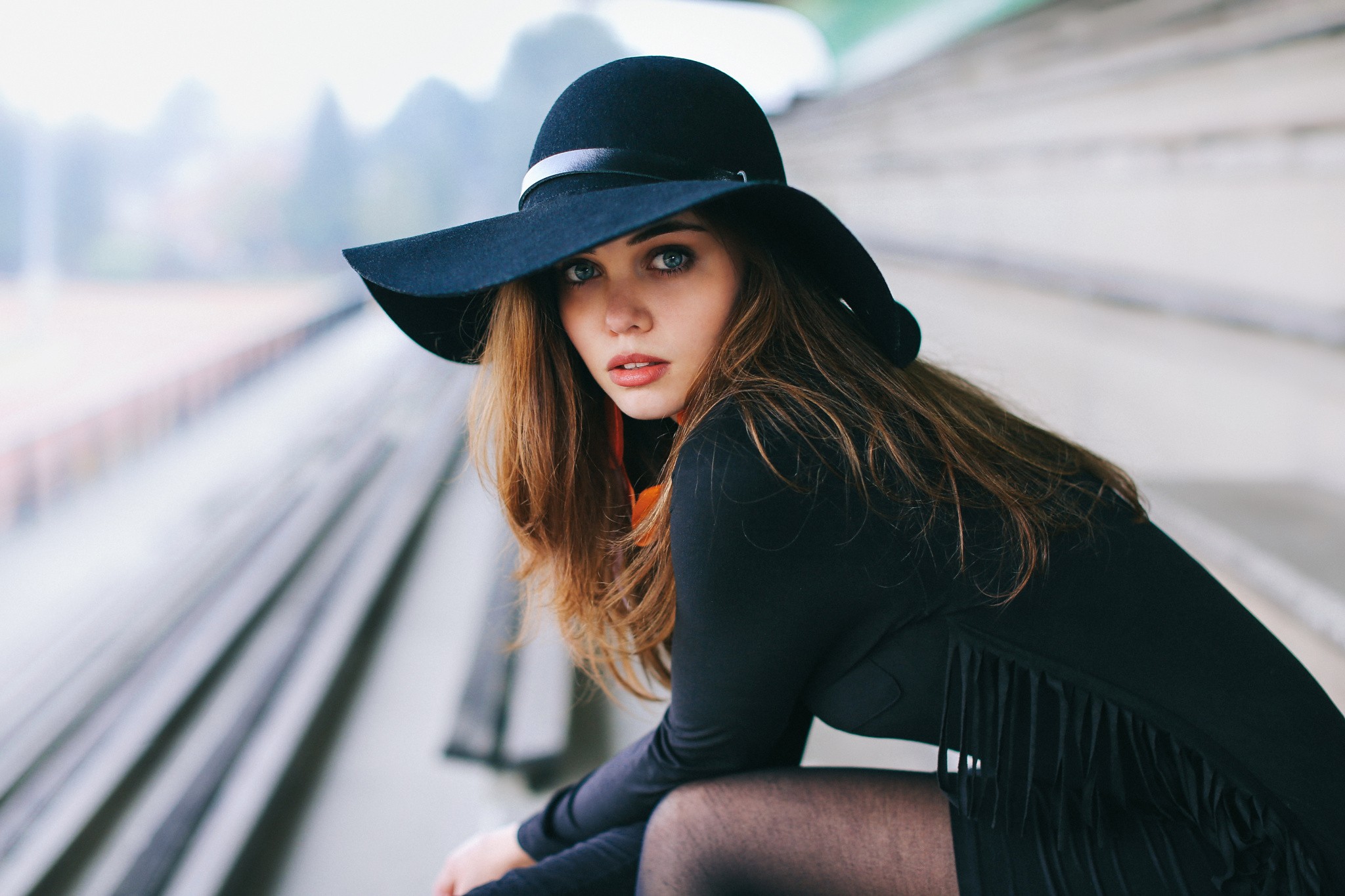 Women Model David Olkarny Brunette Auburn Hair Blue Eyes Train Station Hat Black Outfits Model Hat W 2048x1365