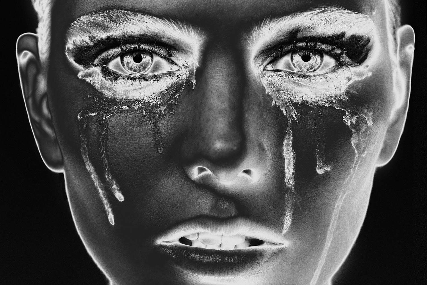 Women Model Face Looking At Viewer Monochrome Negative Open Mouth Mascara Crying Simple Background B 1500x1000