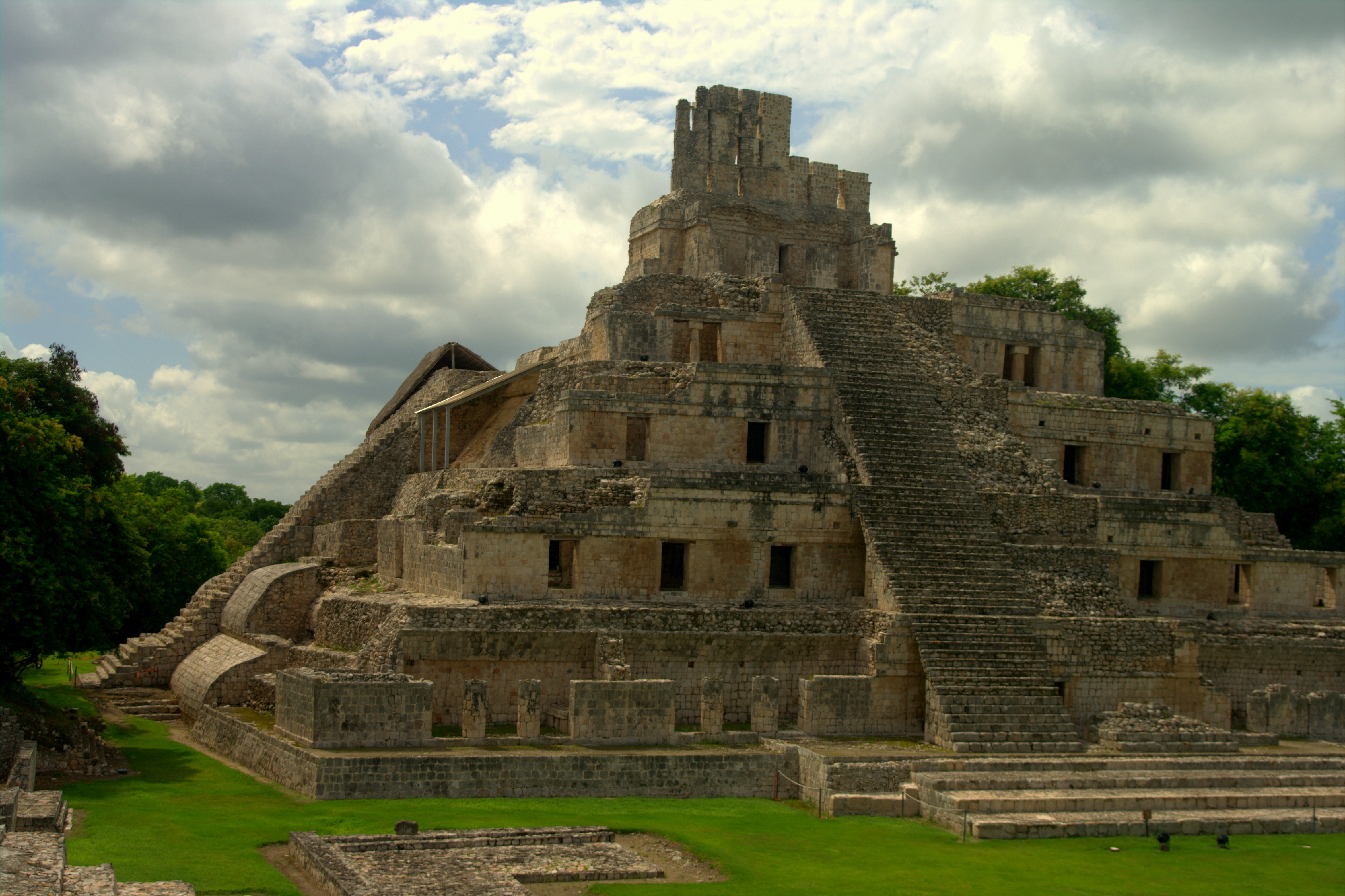 Building Old Maya Civilization Temple 4688x3124