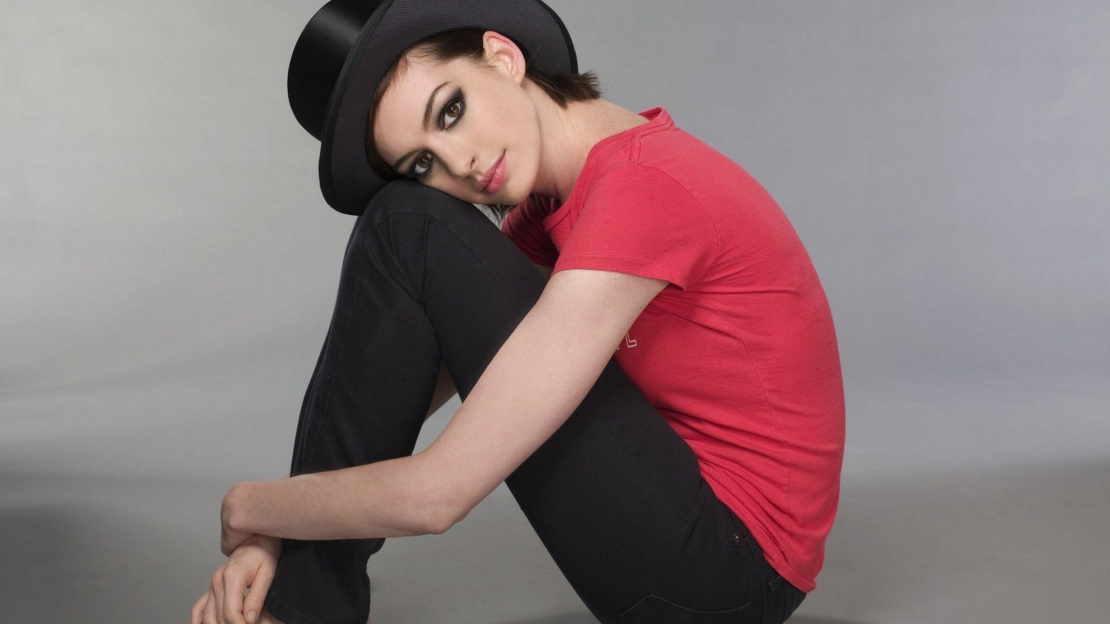 Women Dark Hair Anne Hathaway Red T Shirt 3840x2160