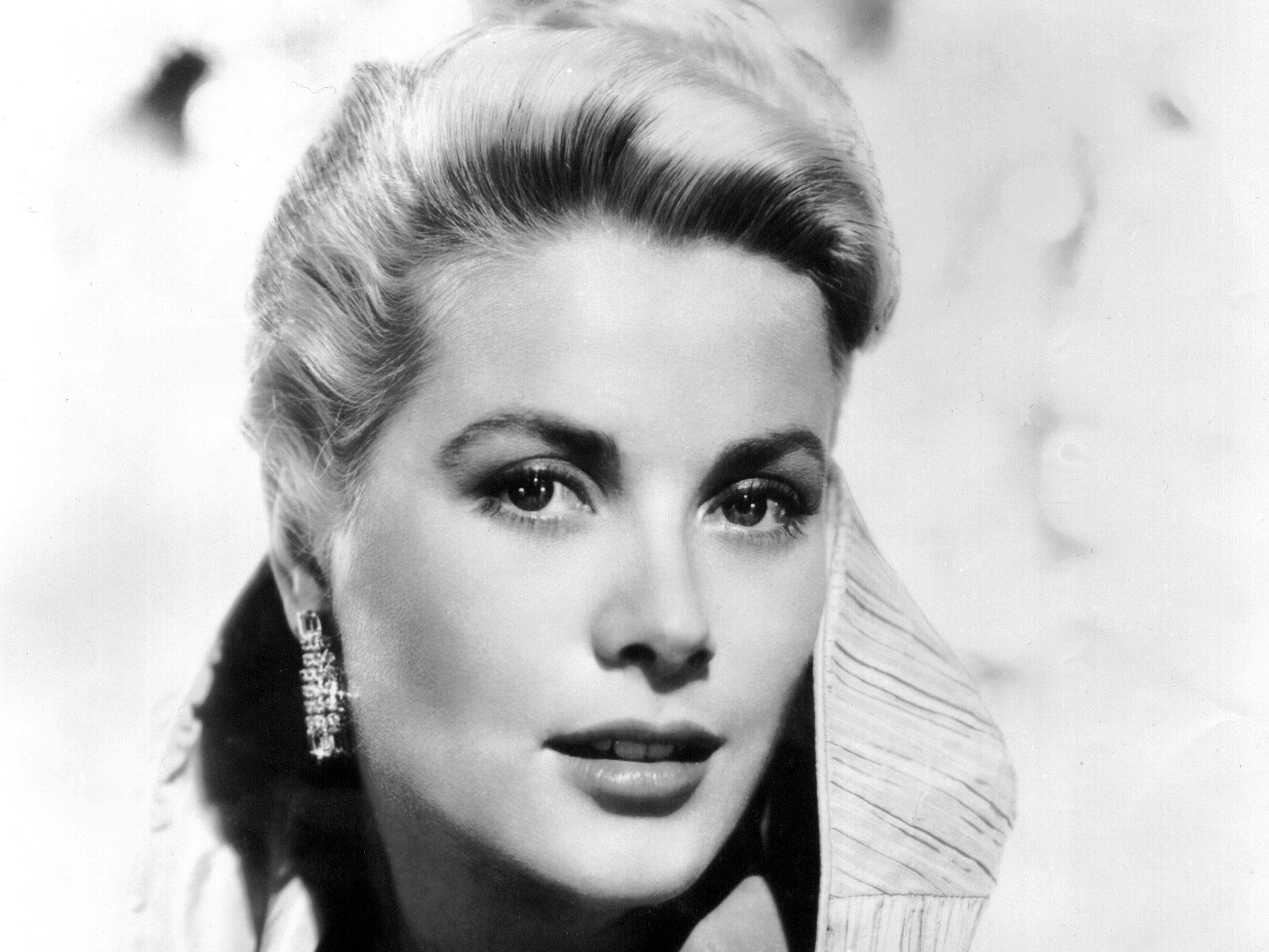 Grace Kelly 2662x1996