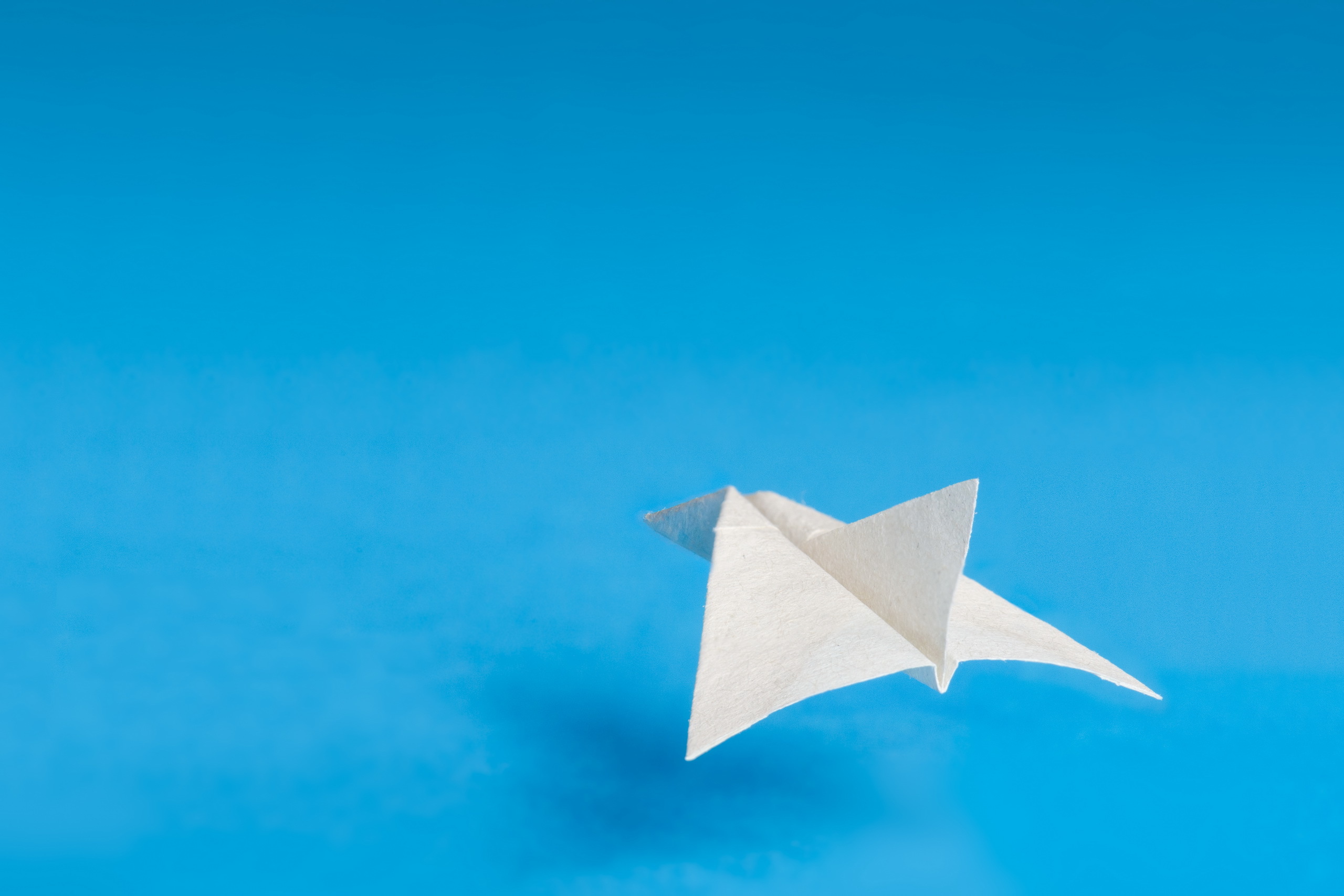 Origami Minimalist Aircraft Paper Plane 2560x1707
