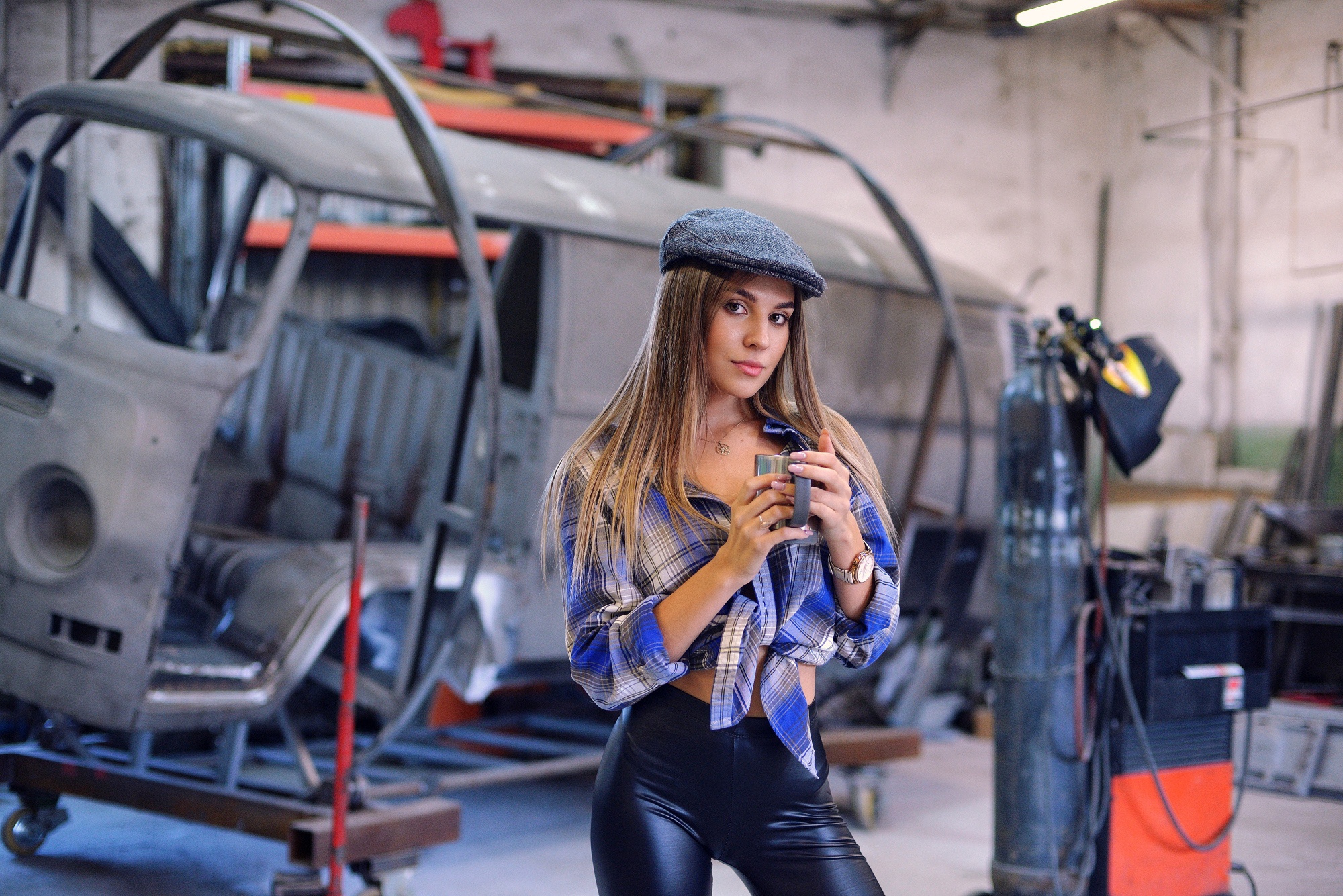 Women Model Blonde Hat Long Hair Leather Pants Garages 2000x1335