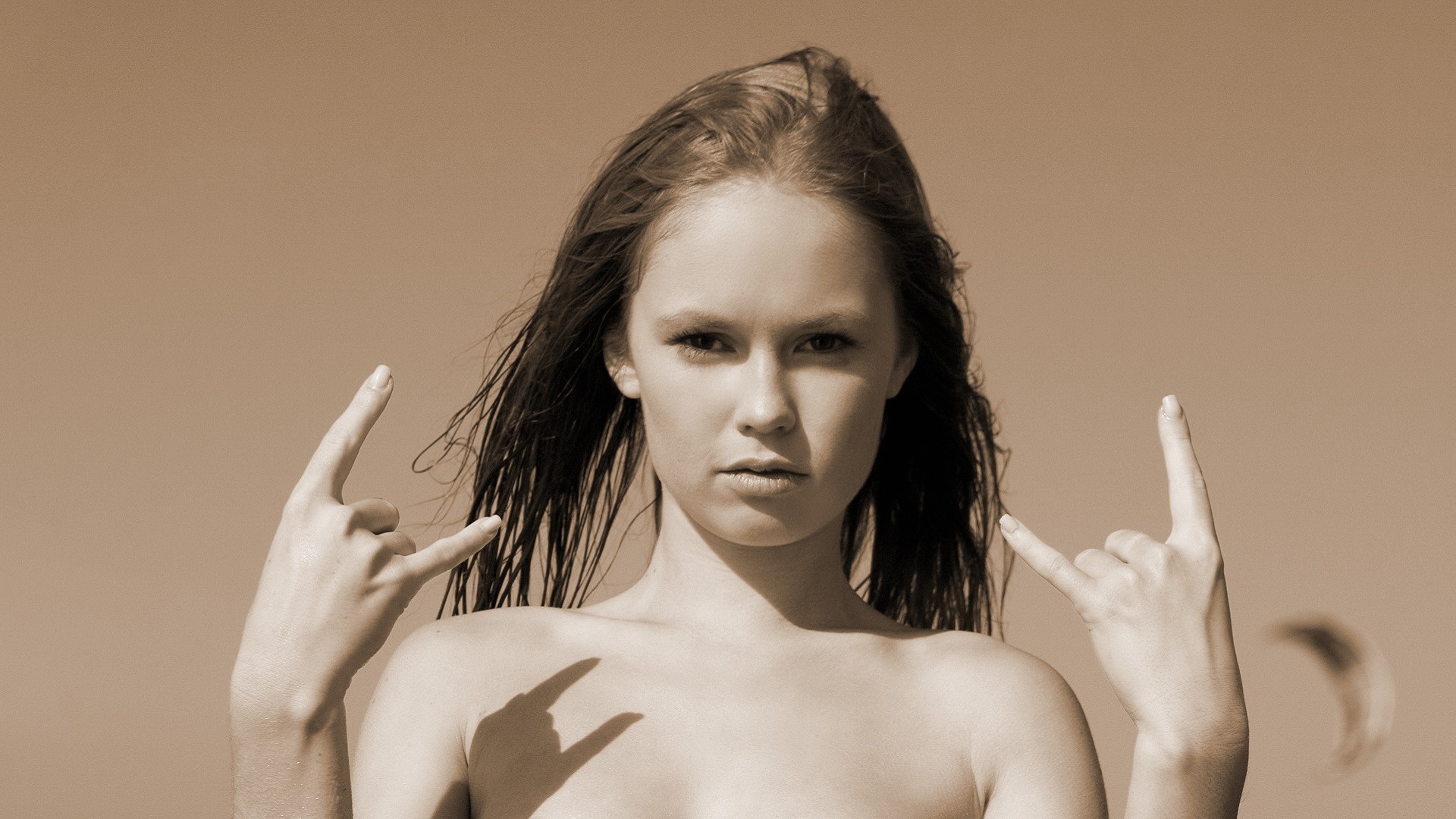 Women Model Blonde Teens Hand Gesture Metal Horns 1920x1080