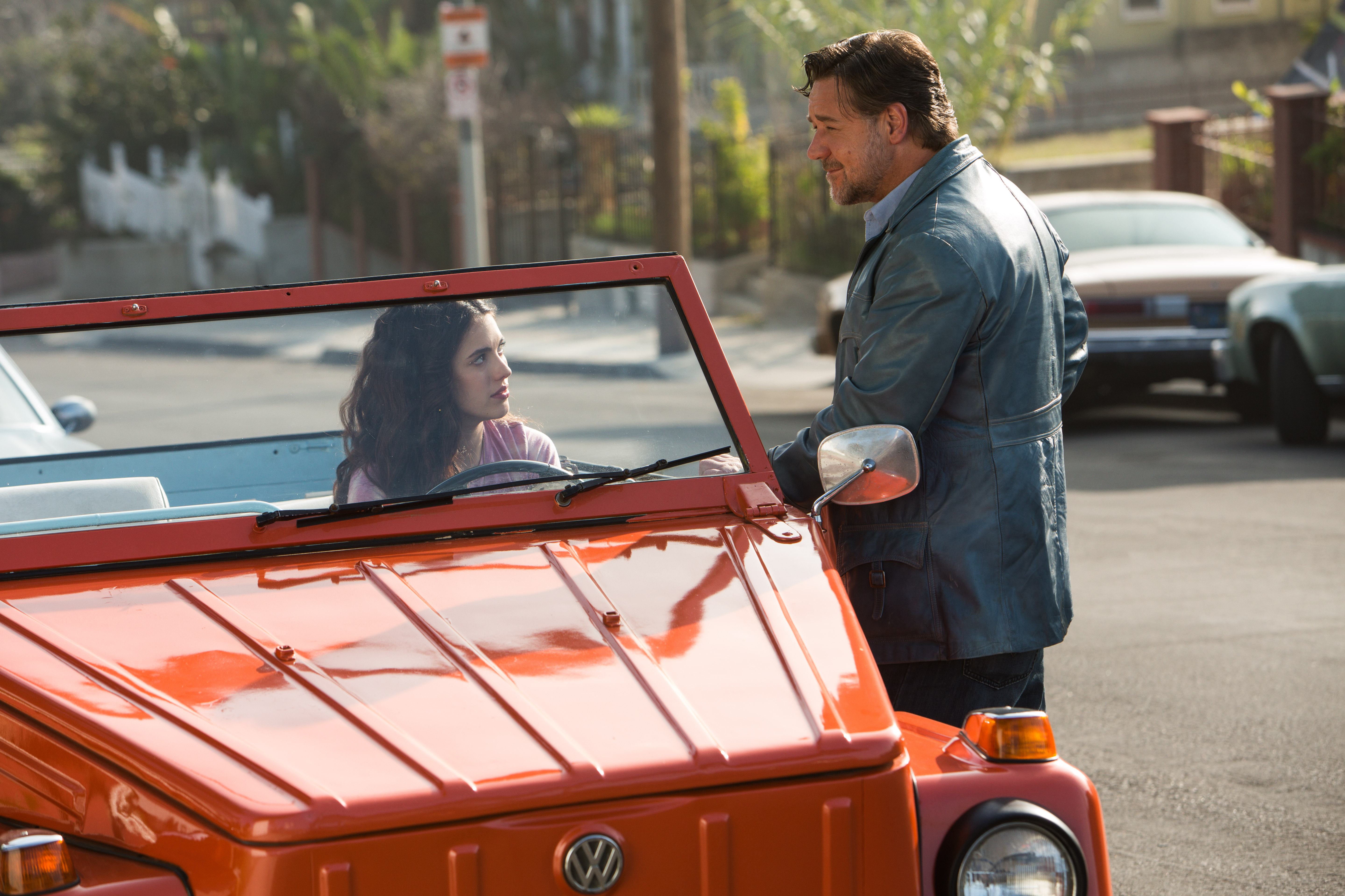 The Nice Guys Margaret Qualley Russell Crowe 5760x3840