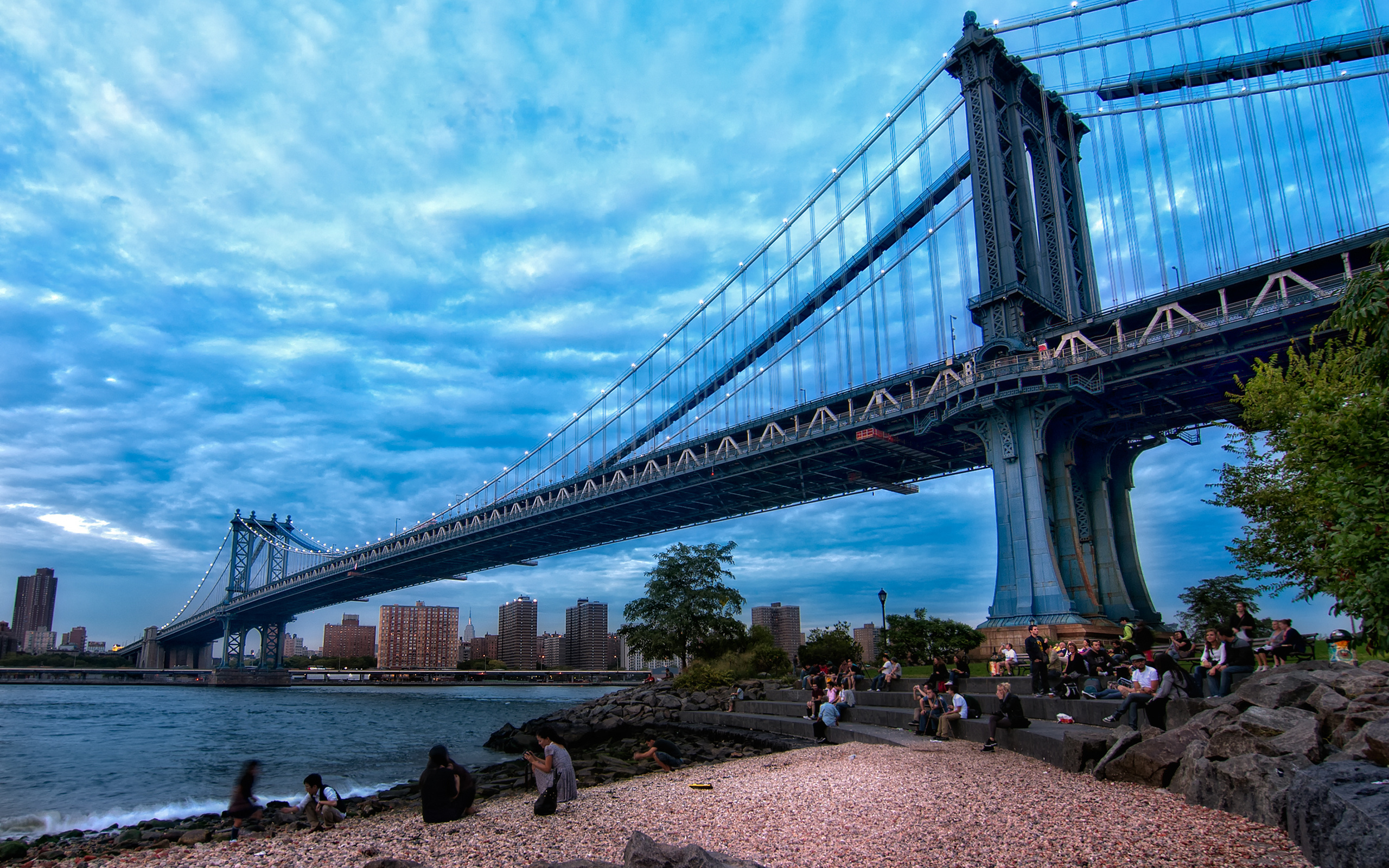 Man Made Manhattan Bridge 2560x1600