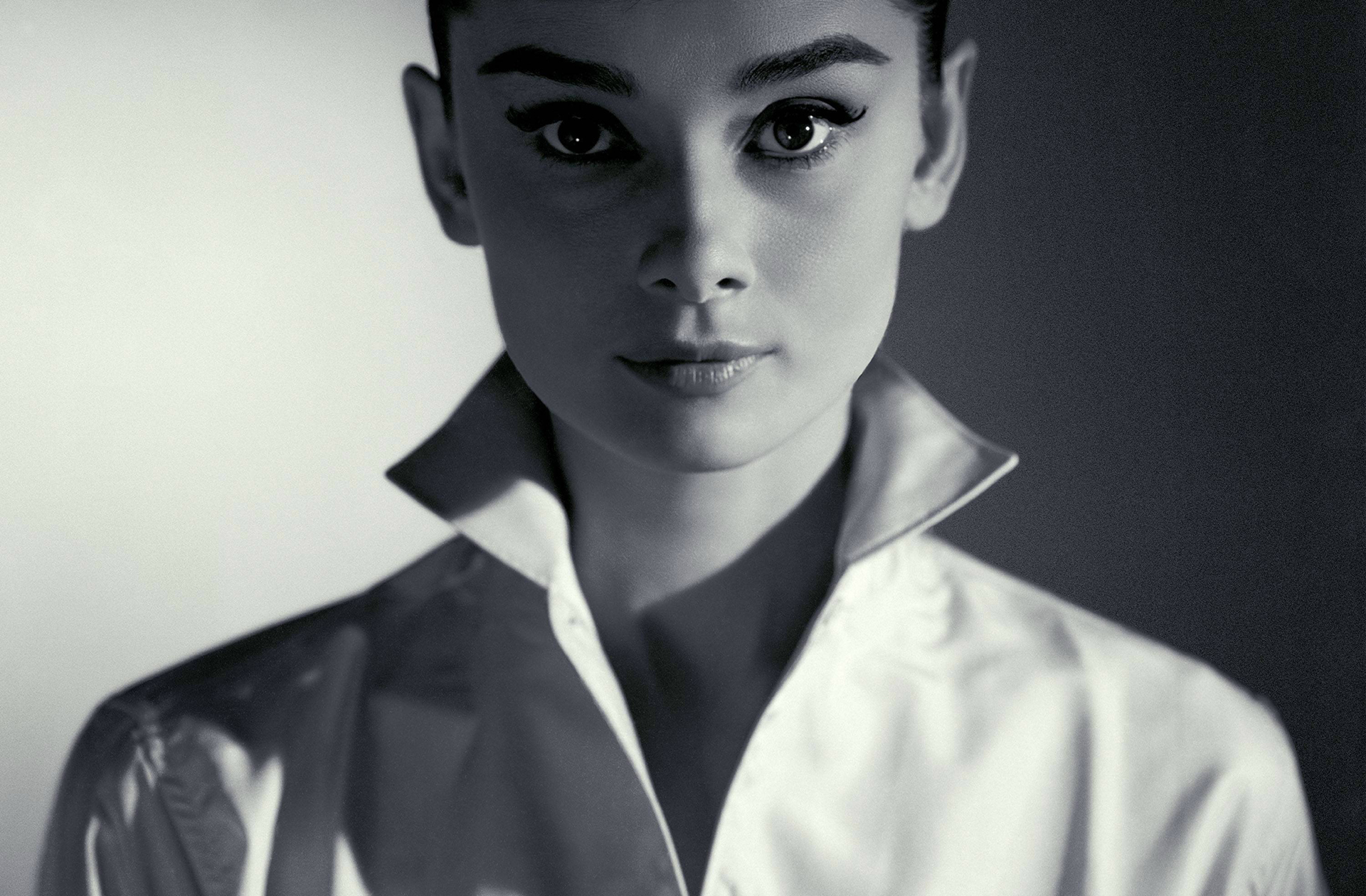 Audrey Hepburn Women Actress Looking At Viewer Simple Background Monochrome 1920x1260