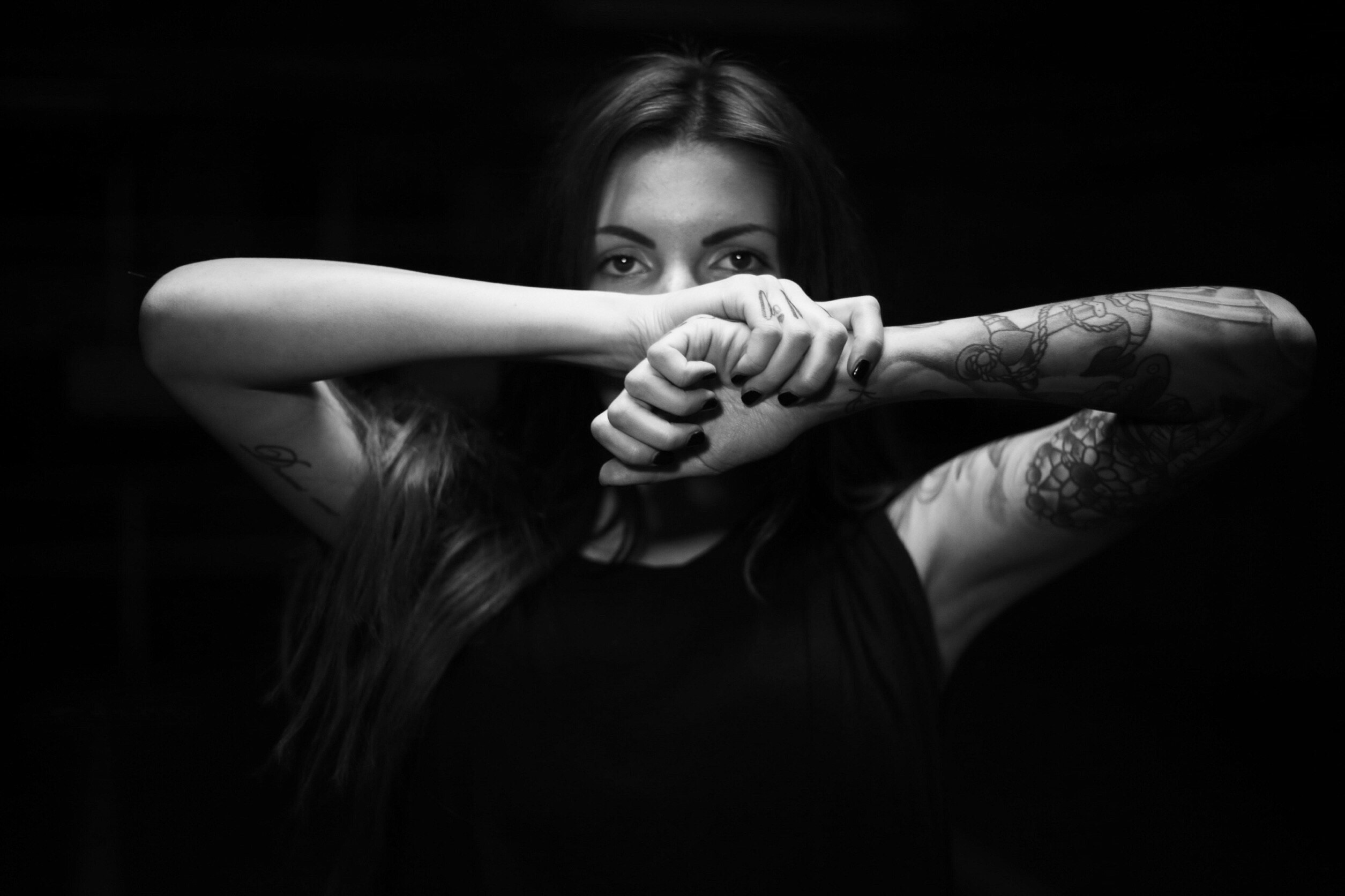 Women Model Monochrome Arms Up Tattoo Hands Crossed Looking At Viewer Brunette Painted Nails Black N 2510x1672