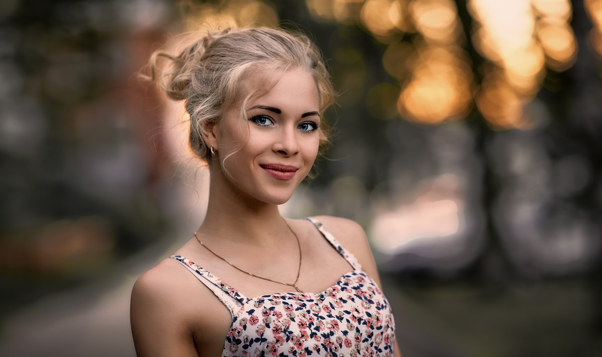 Women Model Blonde Looking At Viewer Face Portrait Depth Of Field Smiling Blue Eyes Women Outdoors S 2048x1216
