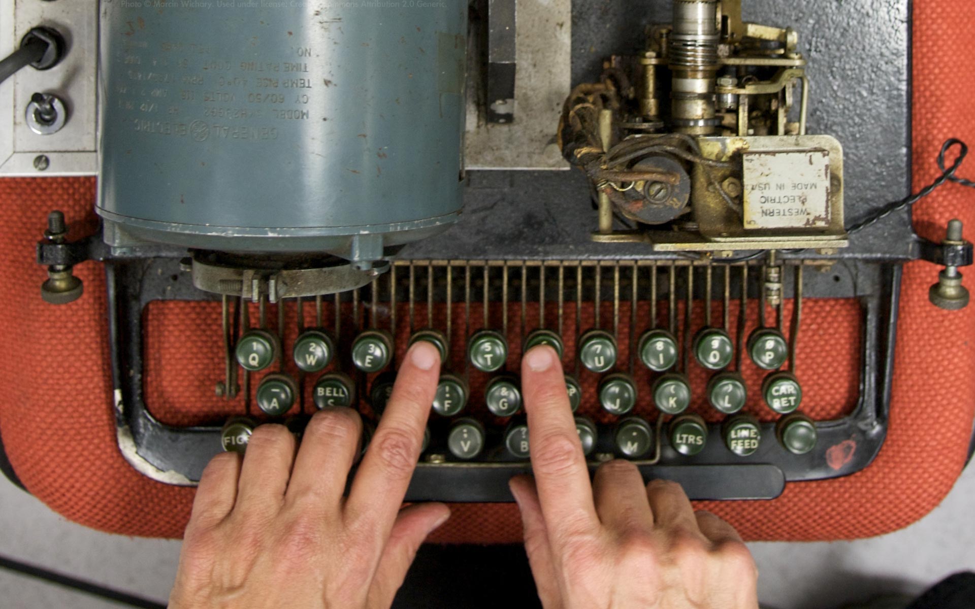 Man Made Typewriter 1920x1200