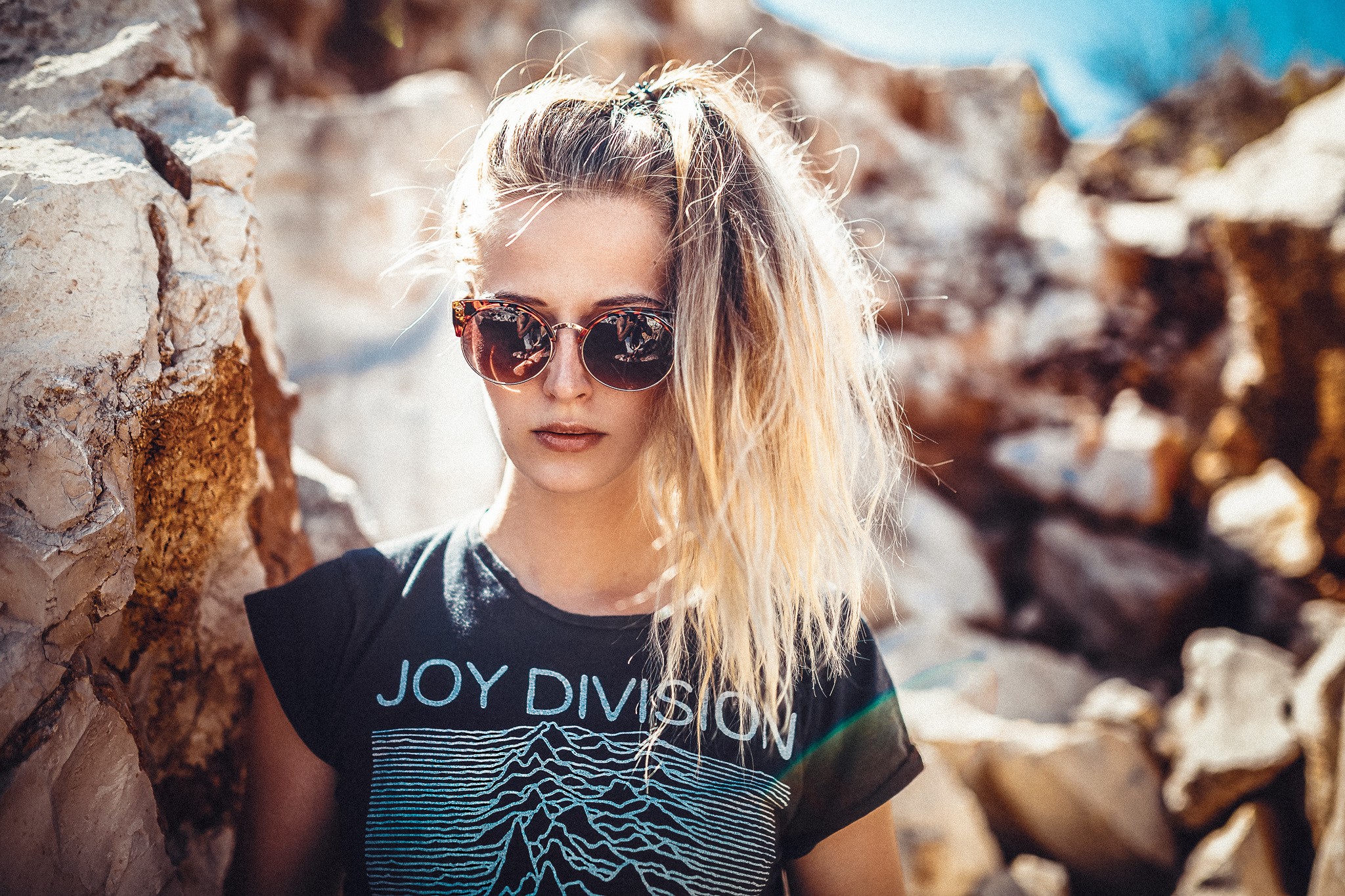 Women Sunglasses Joy Division Lennart Bader Malou Chloe 2048x1365