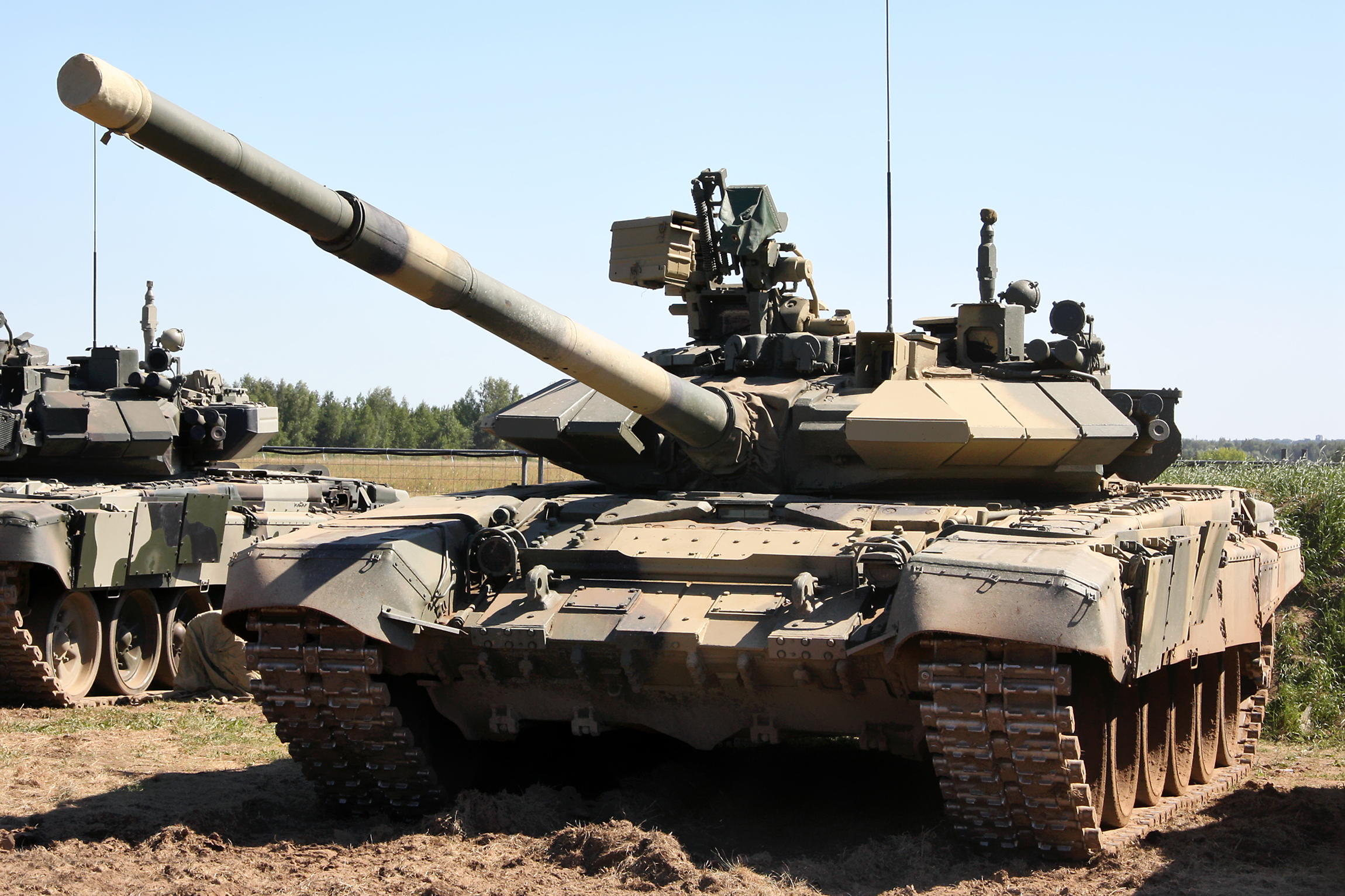Military T 90 2300x1533