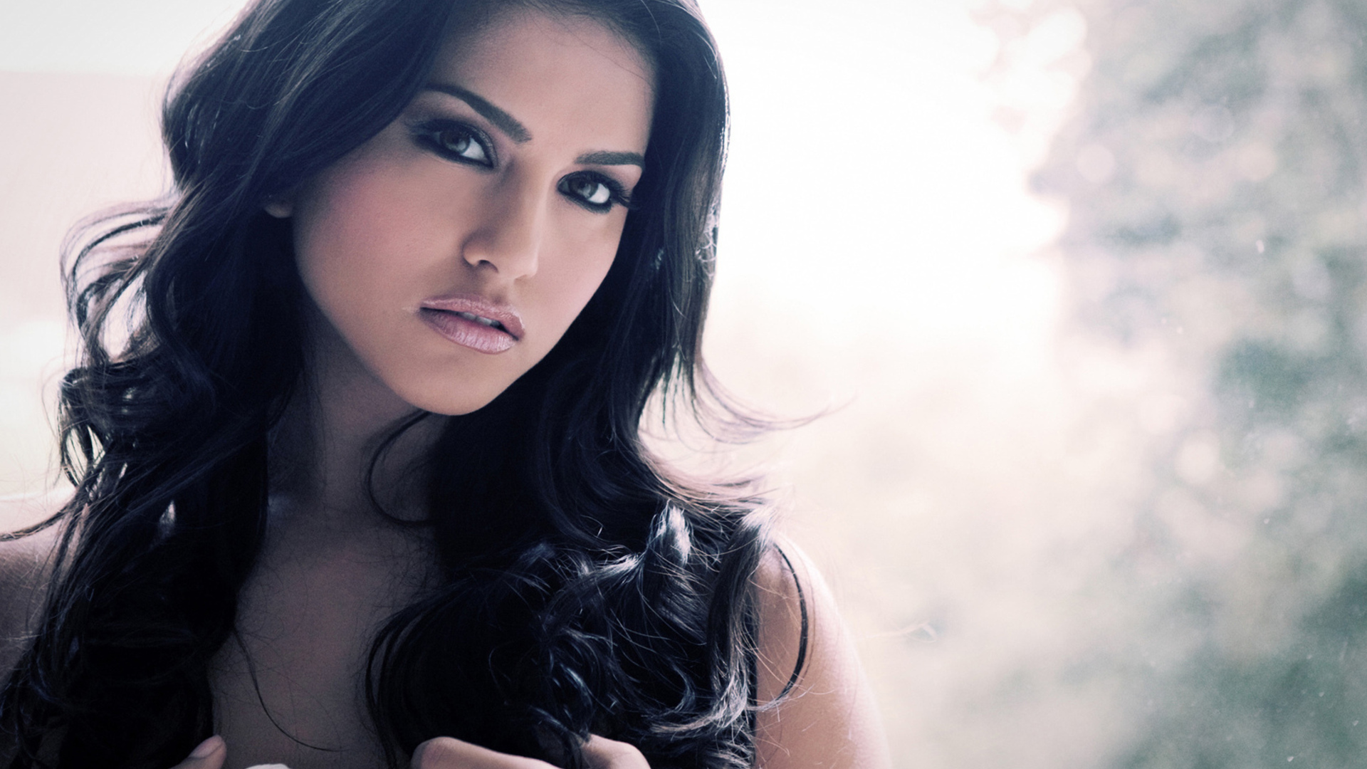 Sunny Leone 1920x1080