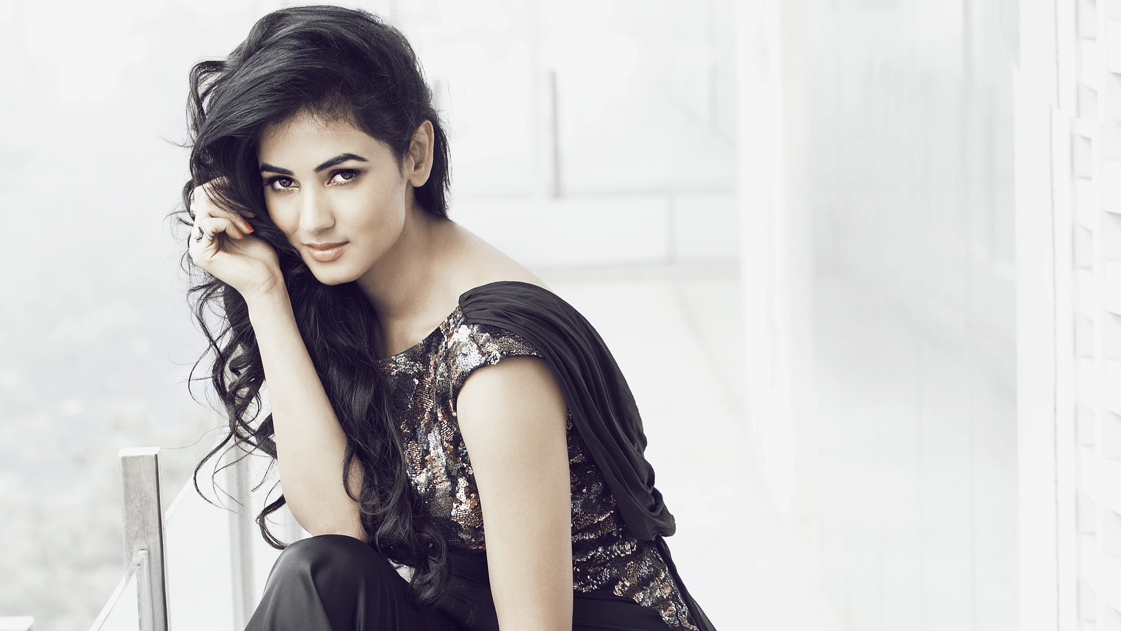 Indian Bollywood Actress Celebrity Sonal Chauhan 3840x2160