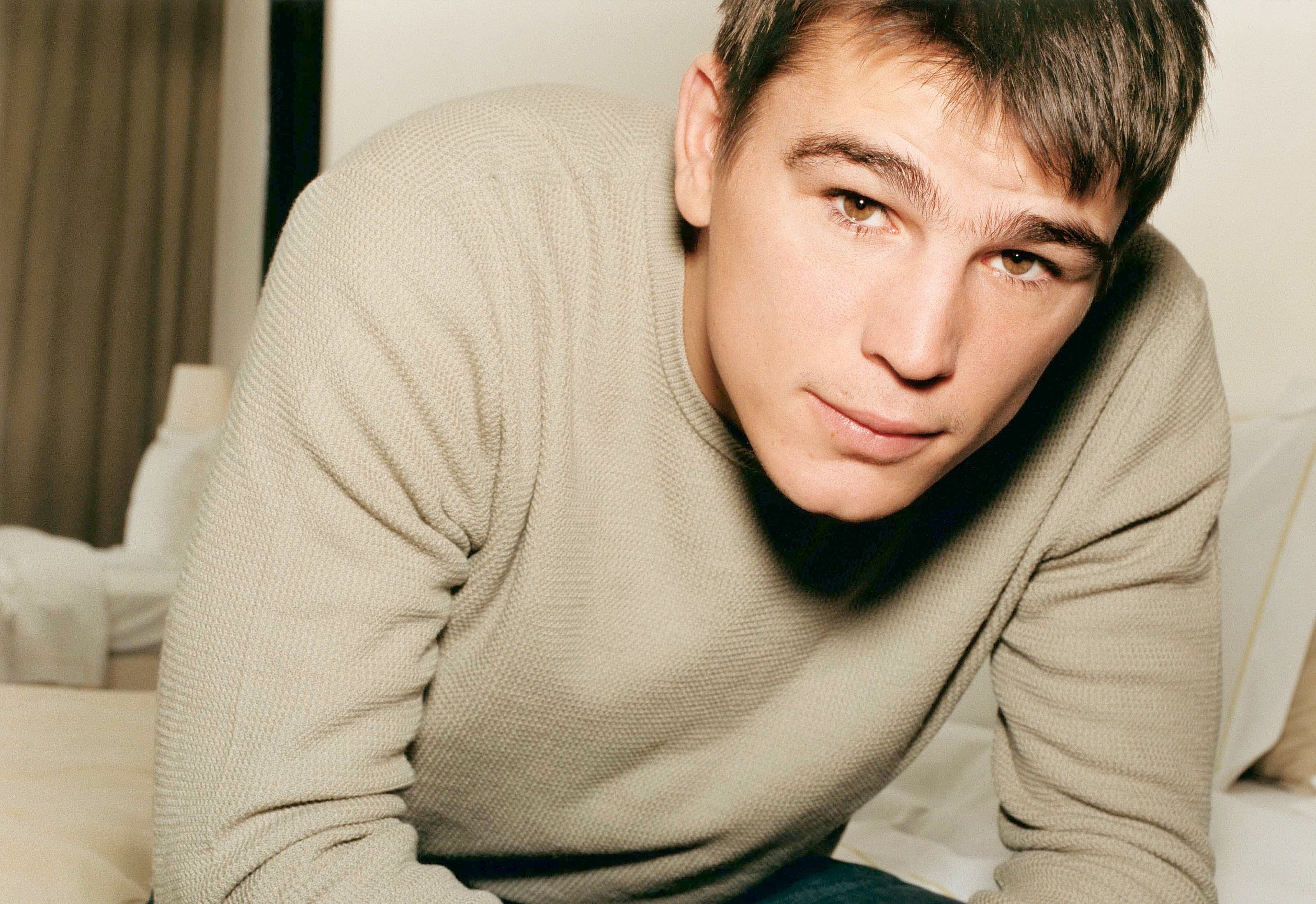 Josh Hartnett 3200x2200