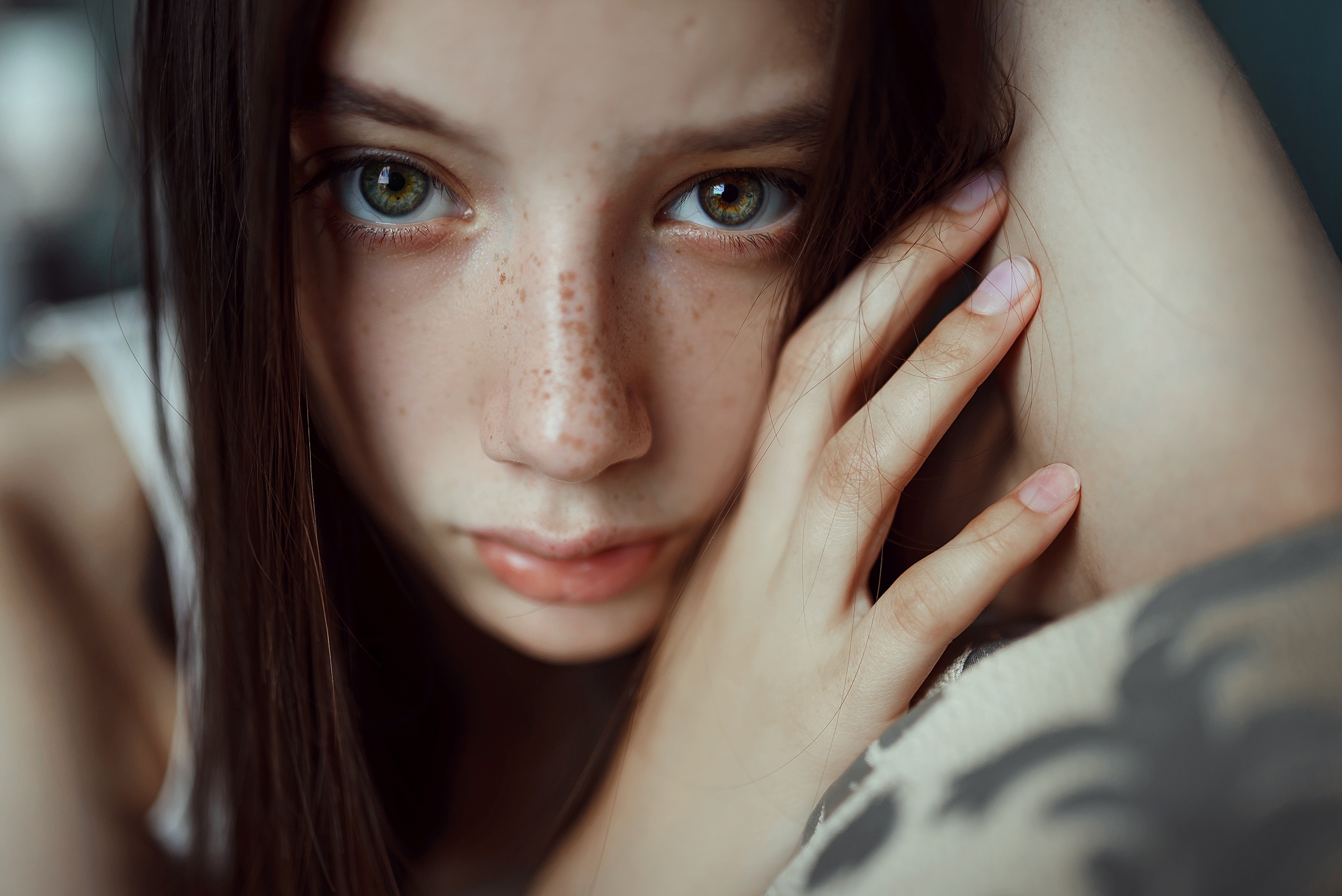 Alina Borodina Women Model Brunette Long Hair Looking At Viewer Face Freckles Portrait Closeup Bokeh 2560x1709