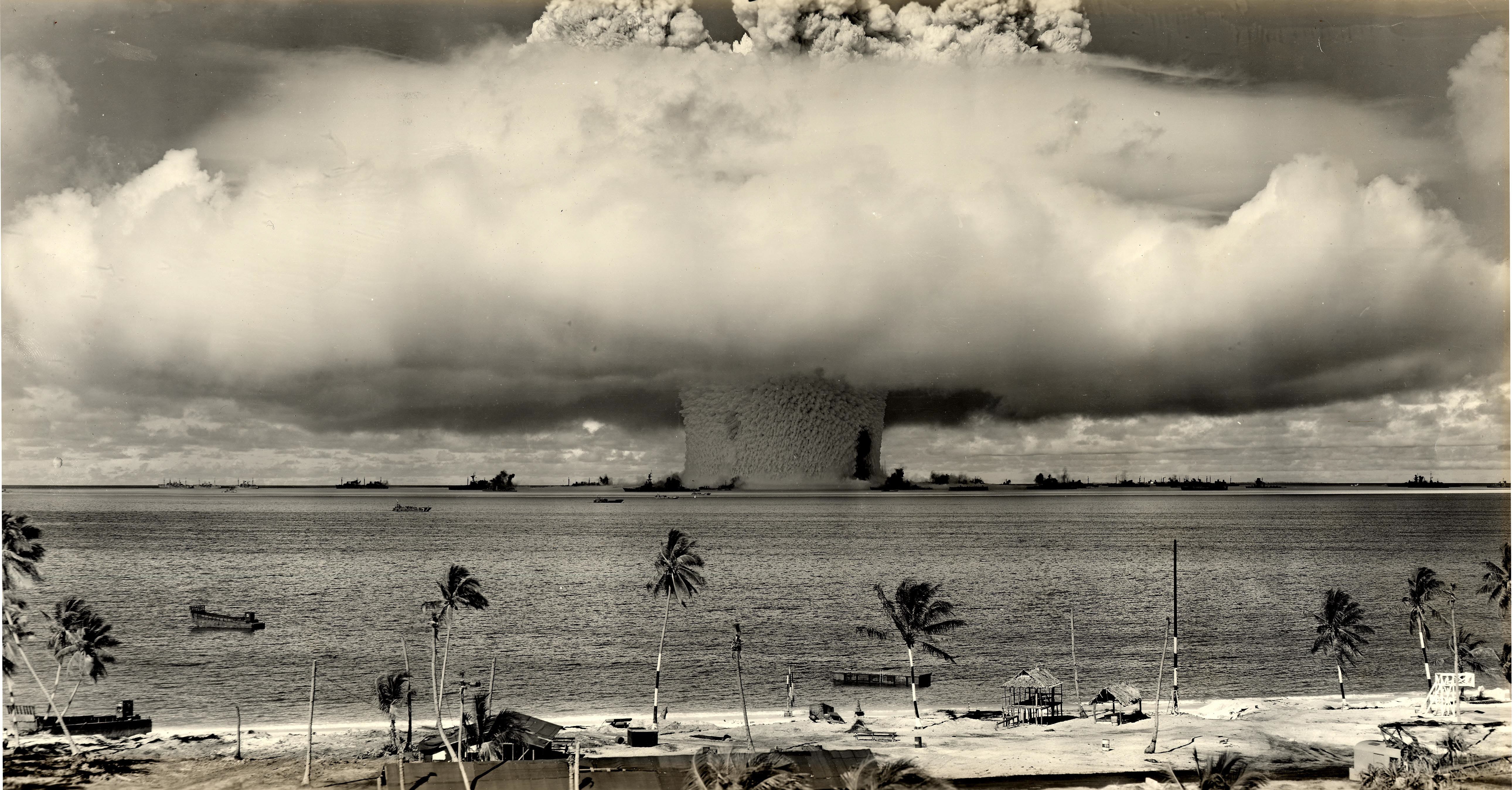 Military Nuclear Atomic Bomb 5160x2696