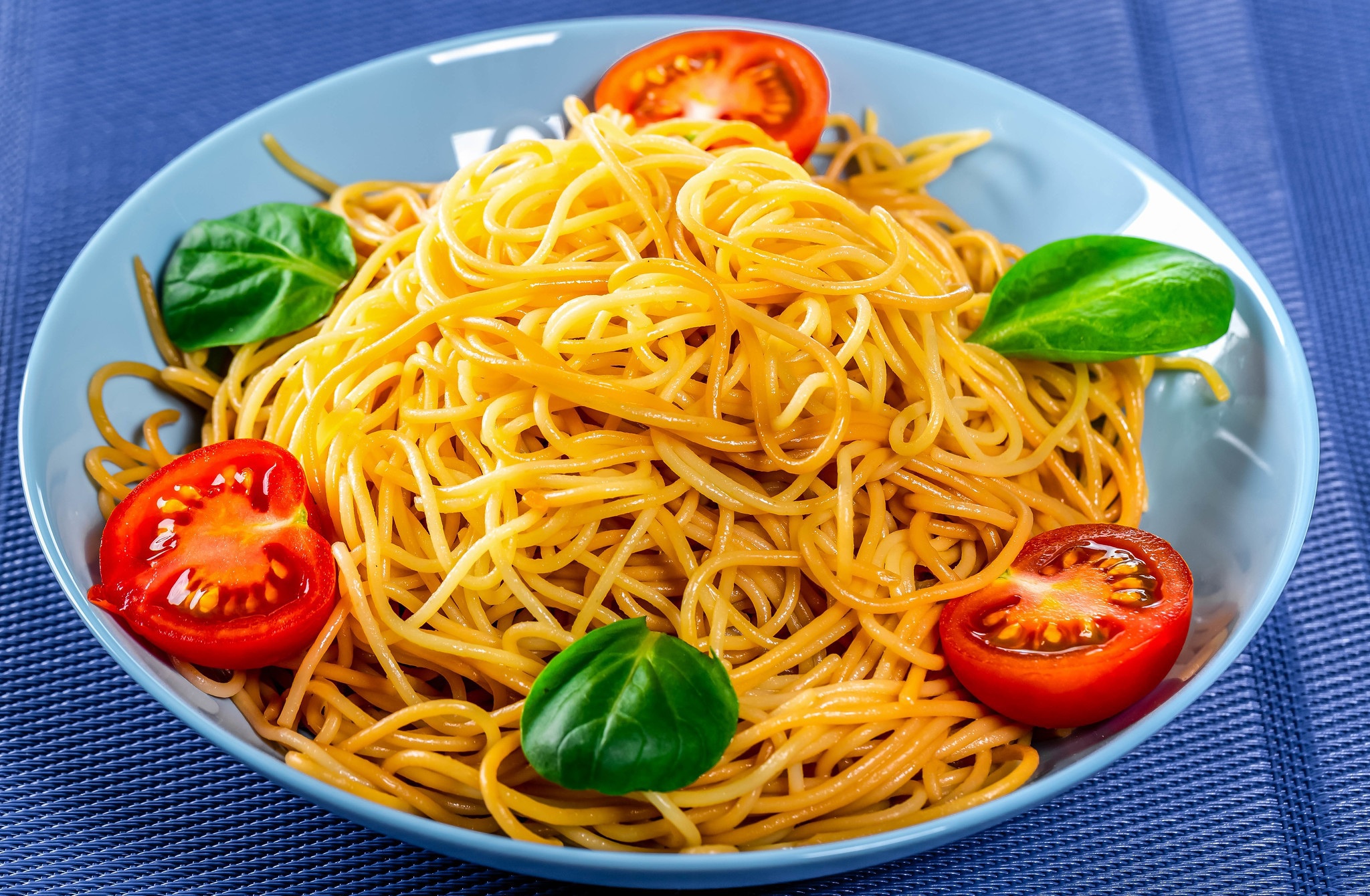 Tomatoes Food Noodles Spaghetti Pasta Basil 2048x1340