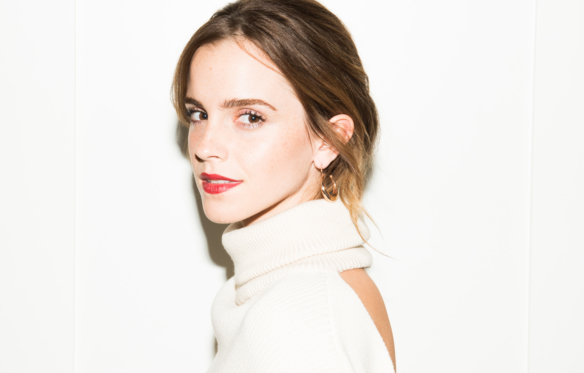 Emma Watson Brunette Women Actress Lipstick White Background Simple Background 2000x1277