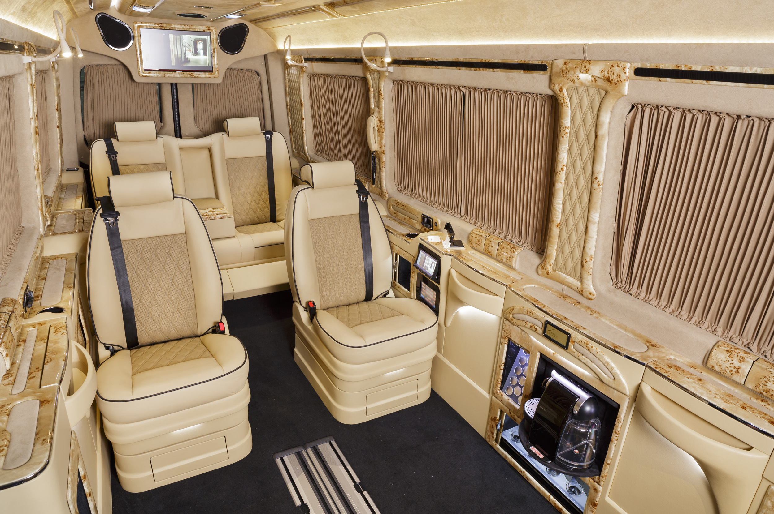 Mercedes Benz Sprinter Car Van Interior 2500x1662