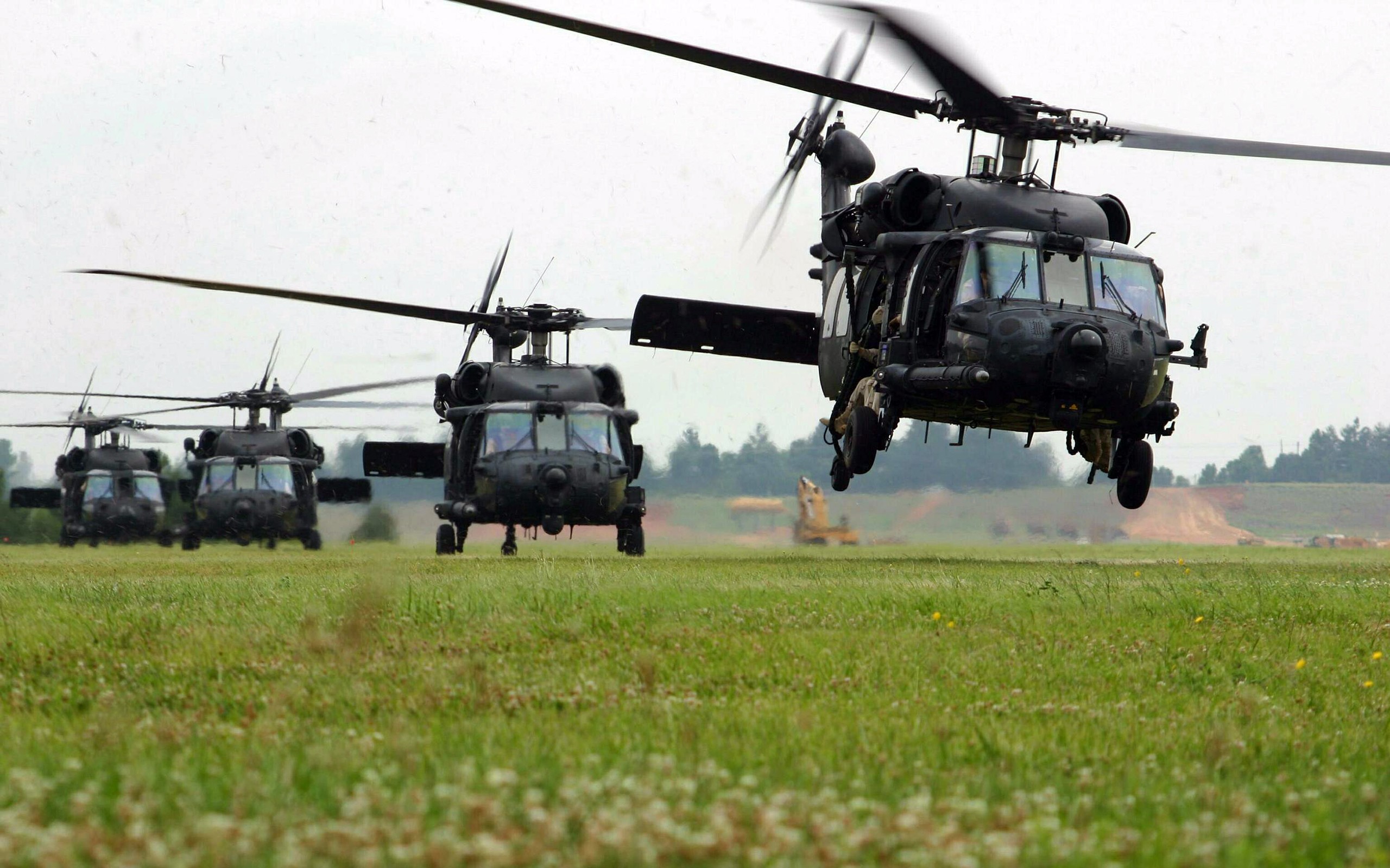 Sikorsky UH 60 Black Hawk Helicopters Military Aircraft 2560x1600