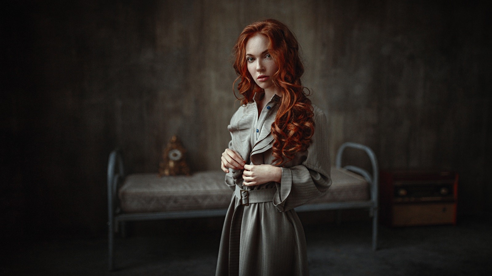 Women Model Long Hair Redhead Curly Hair Looking At Viewer Coats Oksana Butovskaya 1600x900
