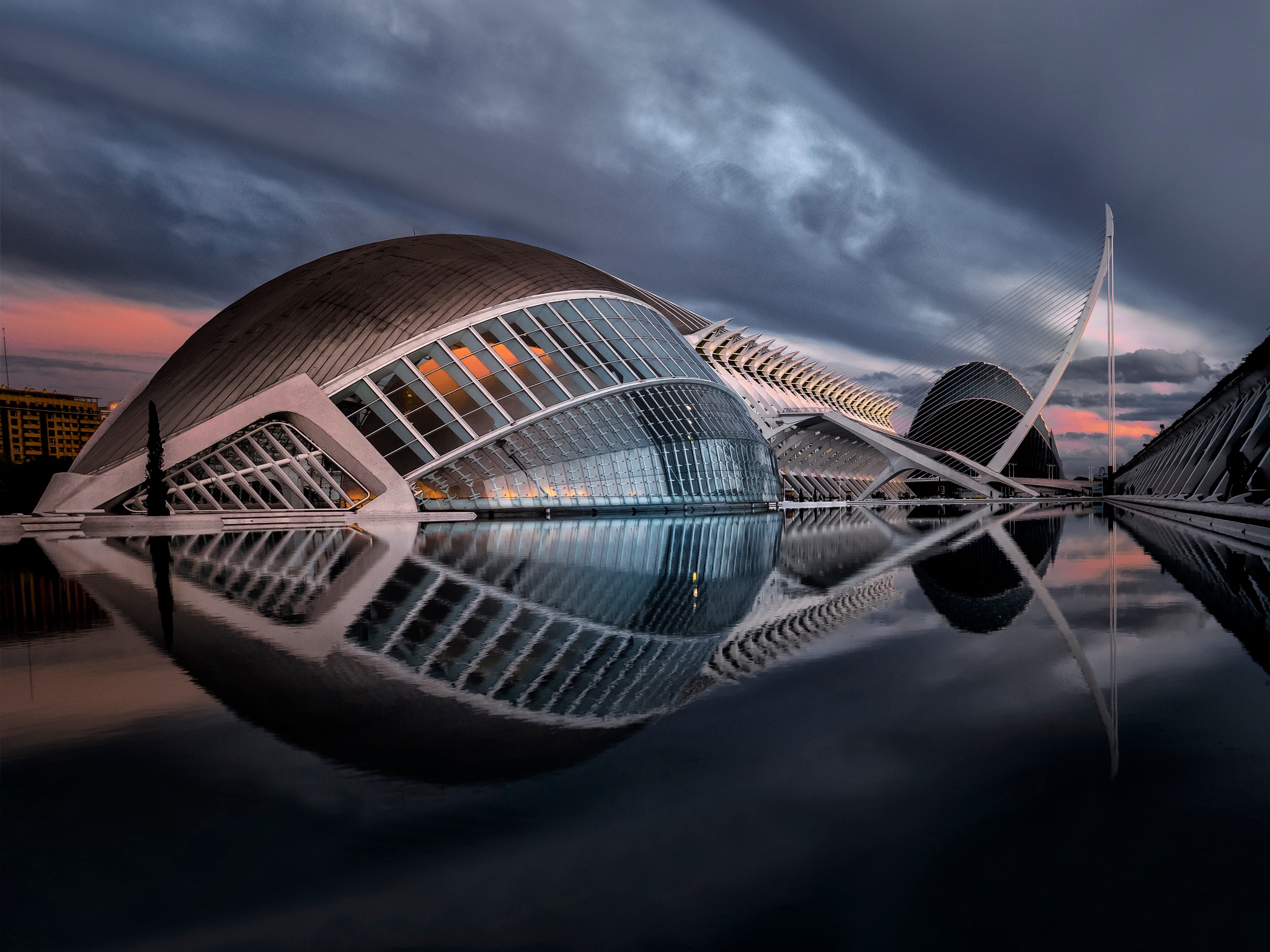 Architecture Modern Building Pond Reflection Valencia 2048x1536