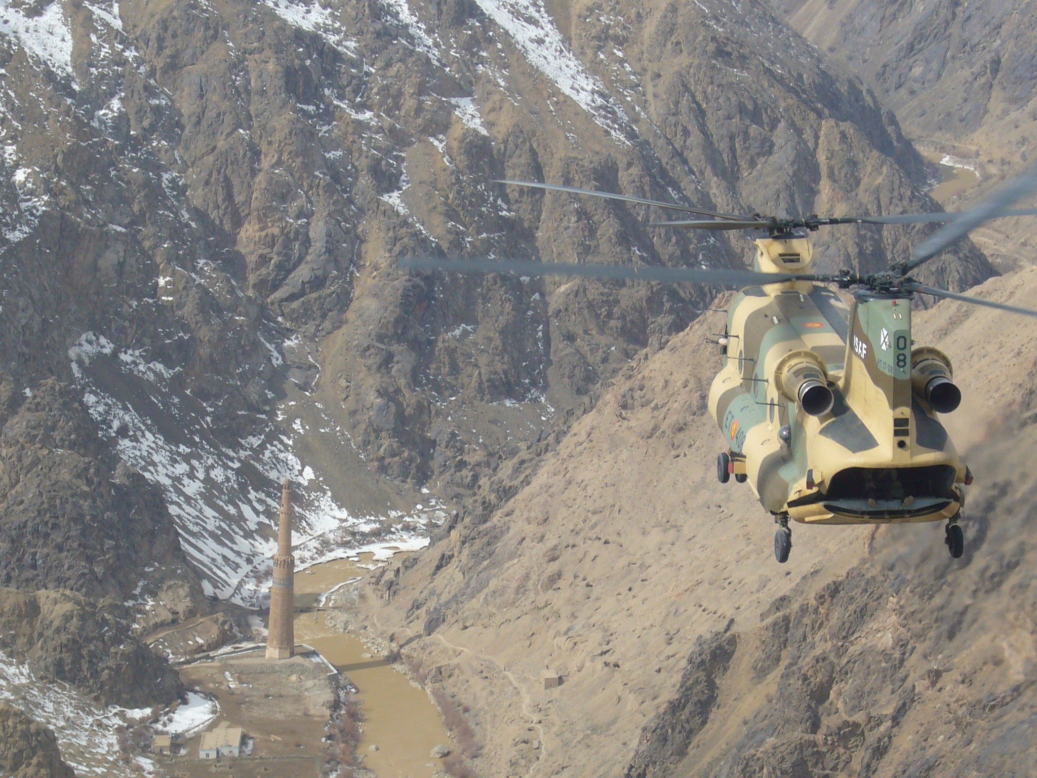 Military Boeing CH 47 Chinook 2048x1536