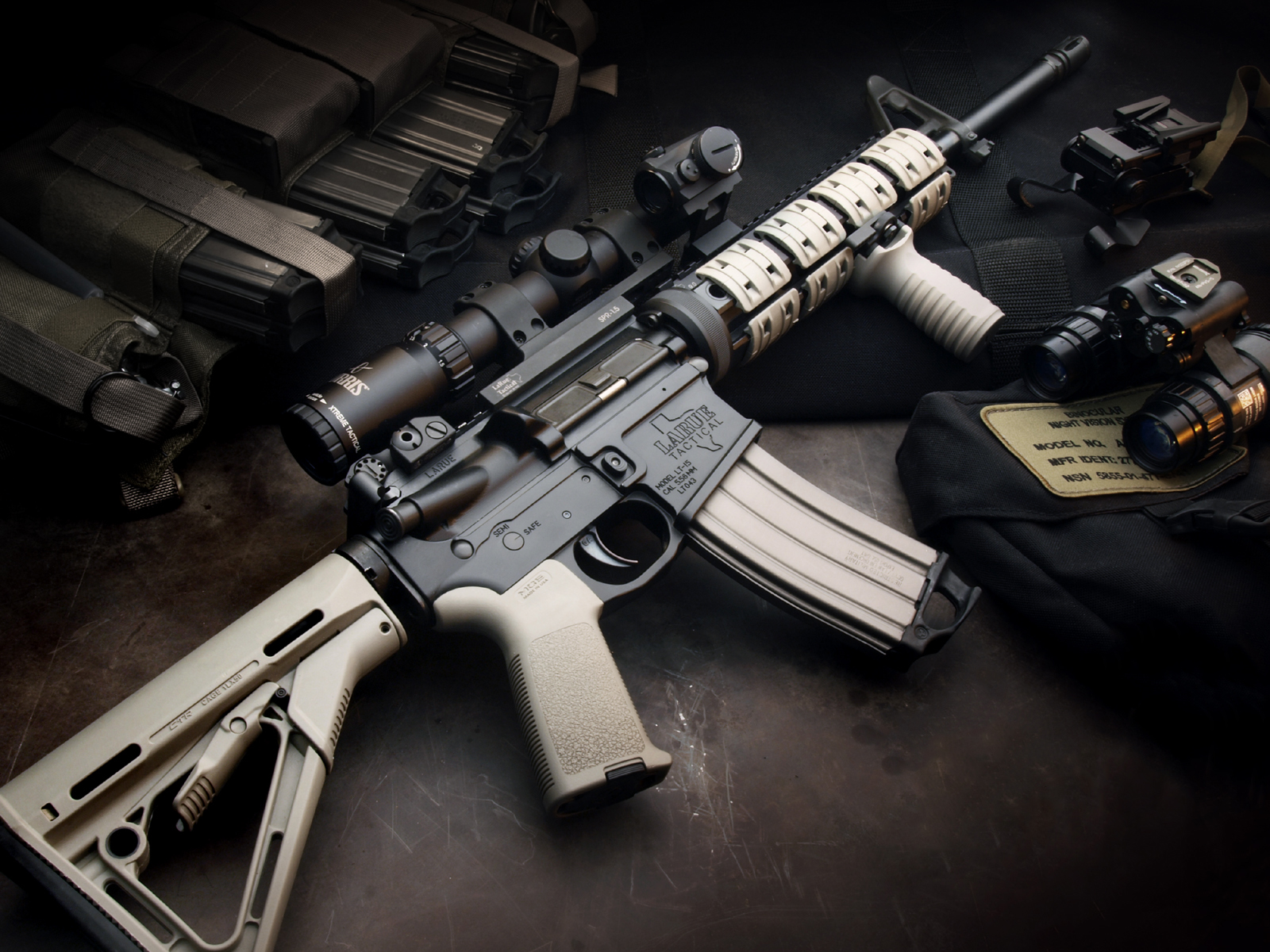 Assault Rifle 1600x1200